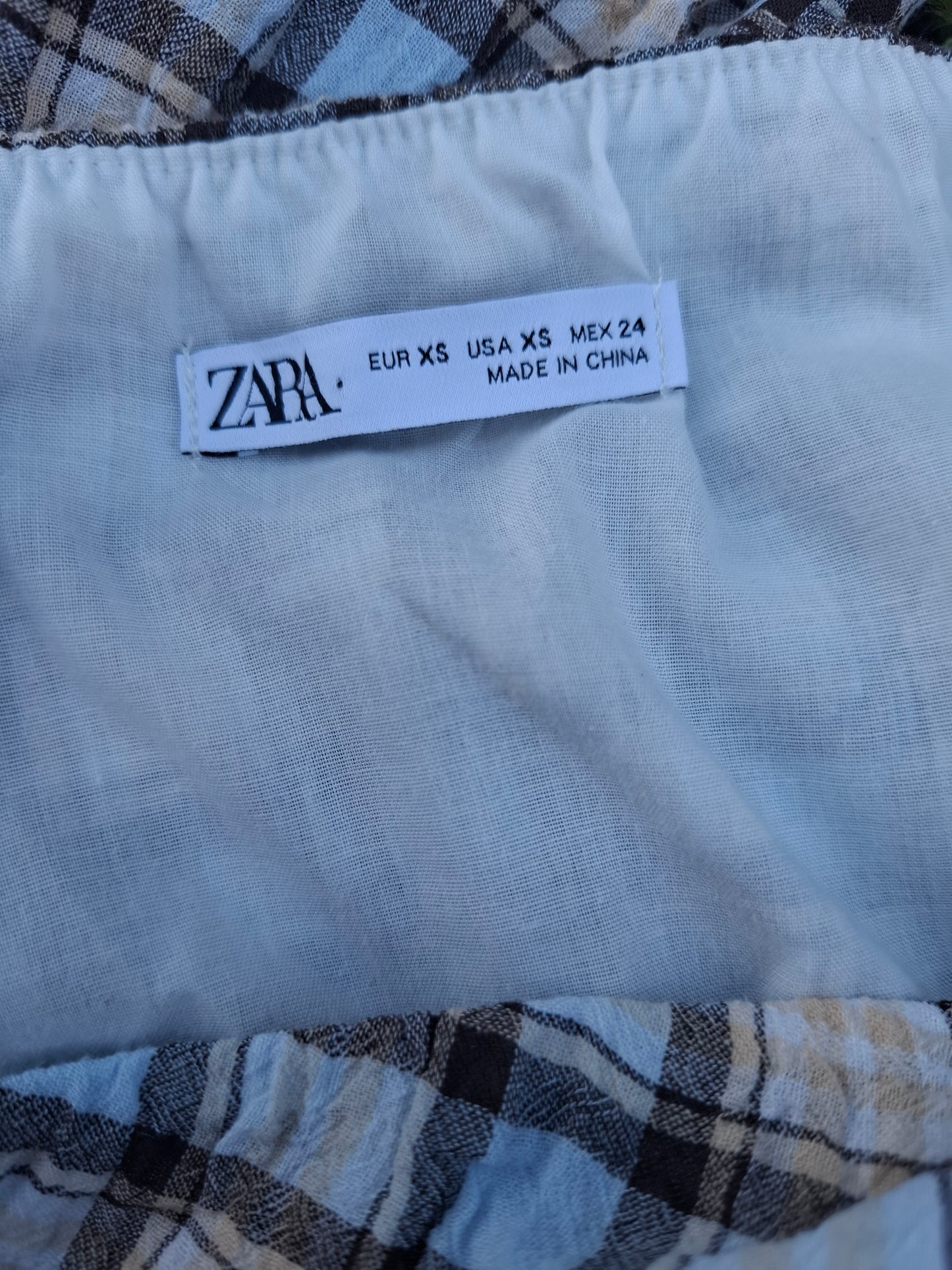 USADO – Top corto de cuadros con fruncido Zara (Talla XS)