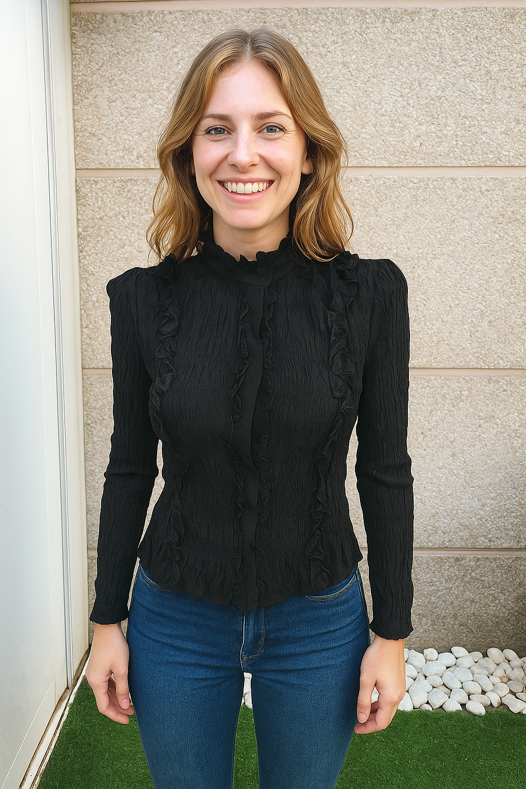 USADO – Blusa negra fruncida con volantes ZARA (Talla S)