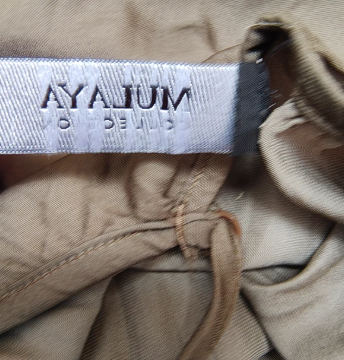 USADO – Vestido largo verde oliva con encaje floral Mayalum (Talla única estimada M)