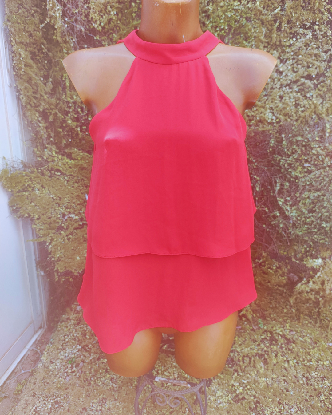 USADO – Top rojo sin mangas con cuello halter y capa fluida de ZARA TRF Collection (Talla XS)