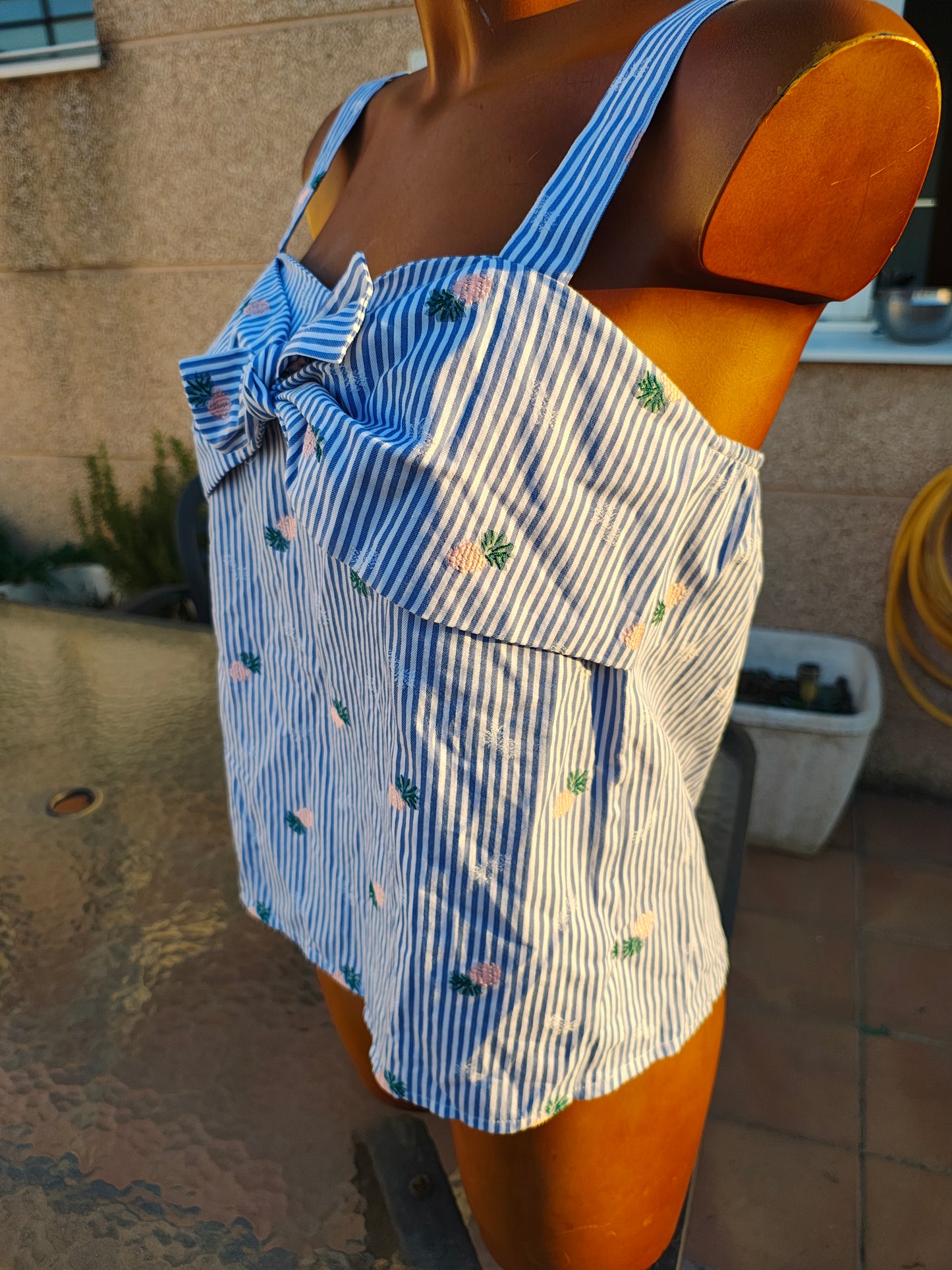 Top de tirantes con lazo y estampado de piñas Kiabi