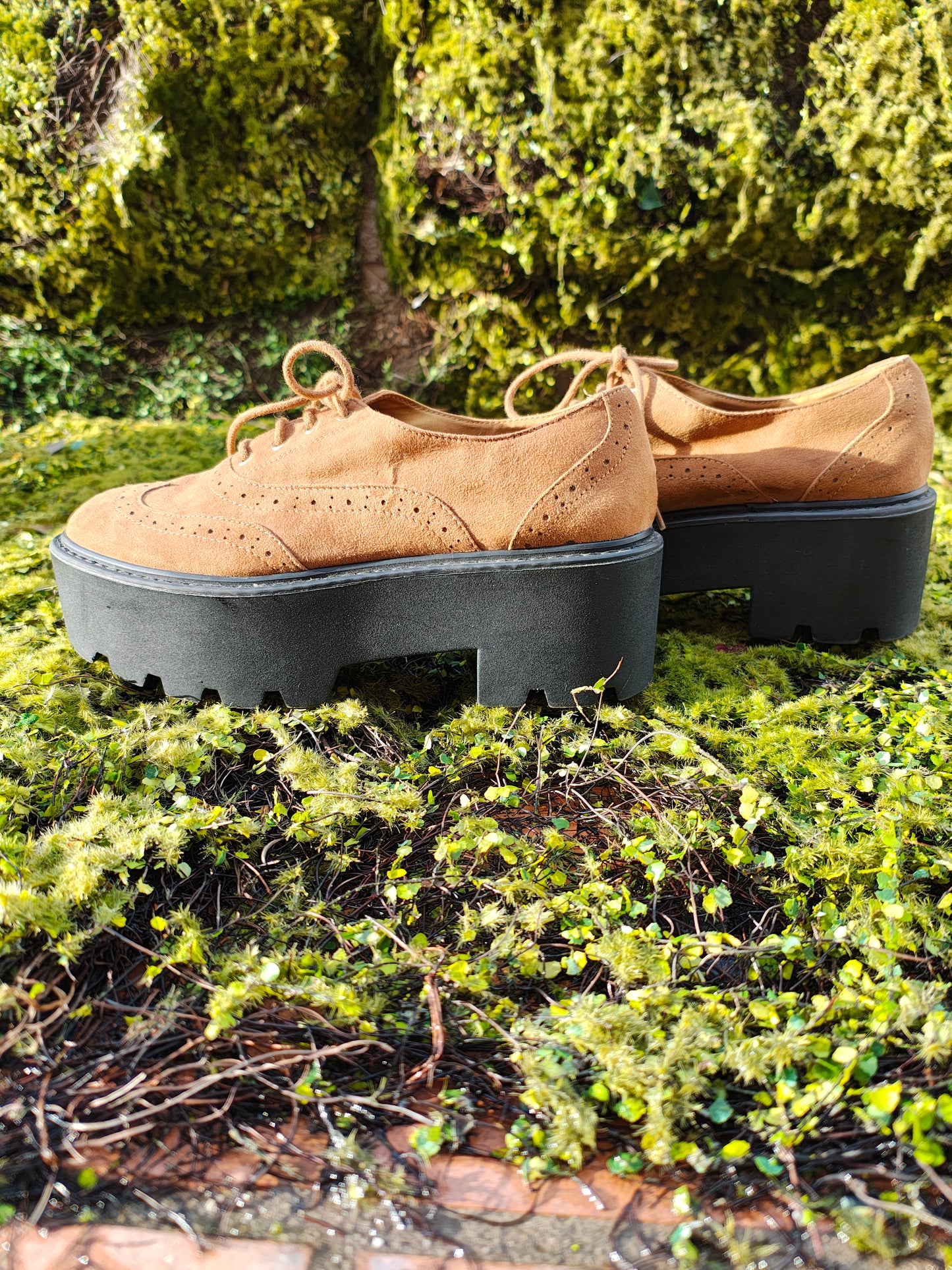 USADO – Zapatos Oxford tipo brogue camel con plataforma Pull&Bear (Talla EUR 39)