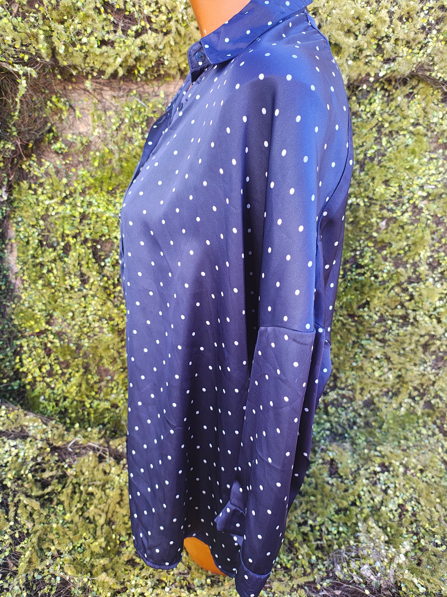 D'OCCASION - Chemisier bleu marine à pois Stradivarius (Taille M)