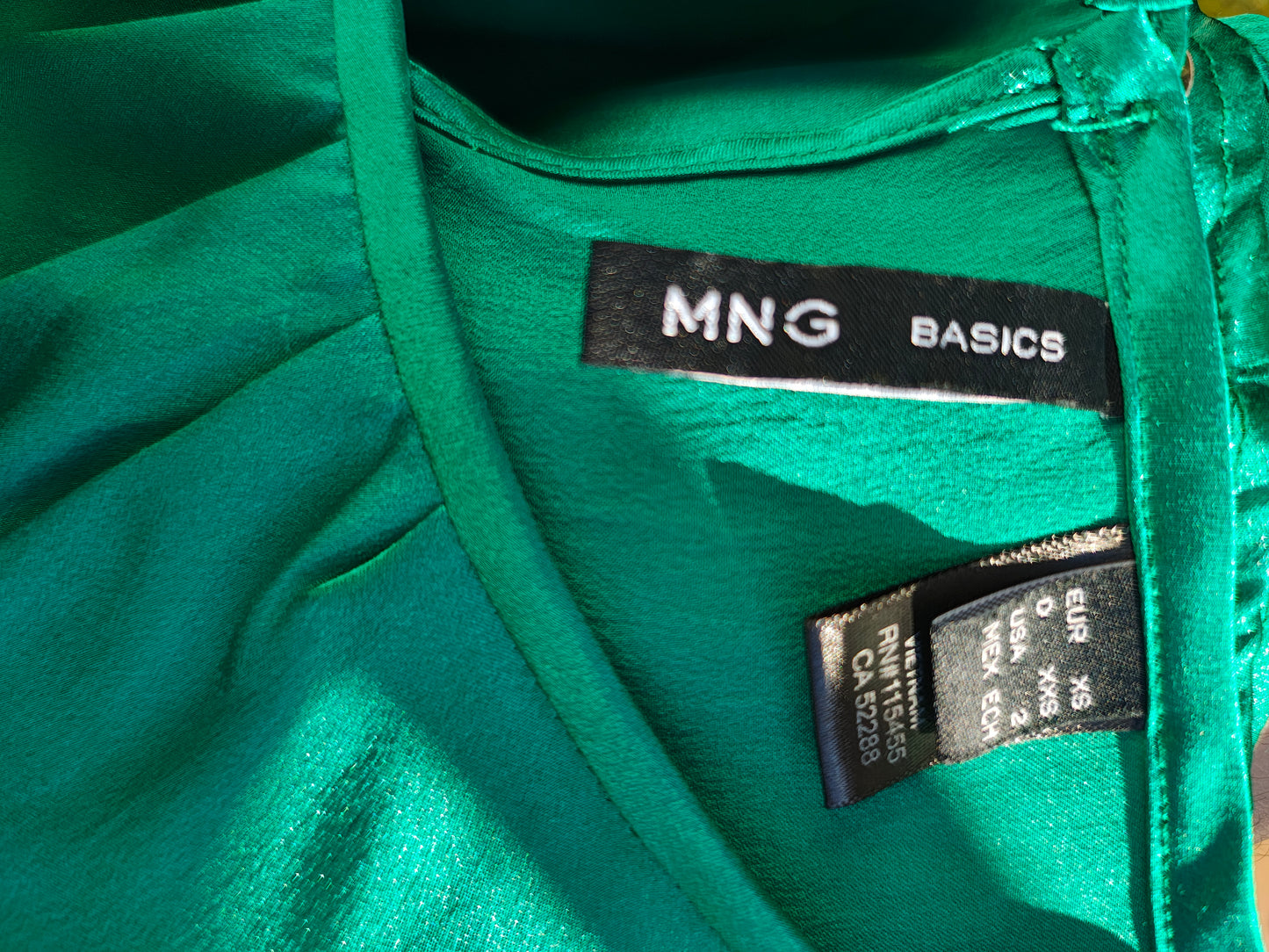 D'OCCASION - Chemisier en satin vert MNG Basics (Taille XS)