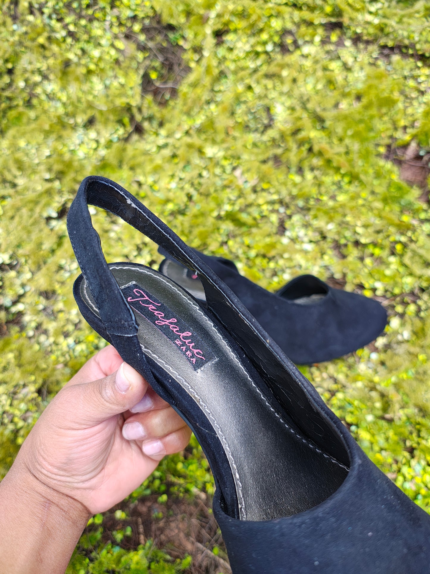 USADO - Zapatos negros de tacón Zara Trafaluc (Talla 37)
