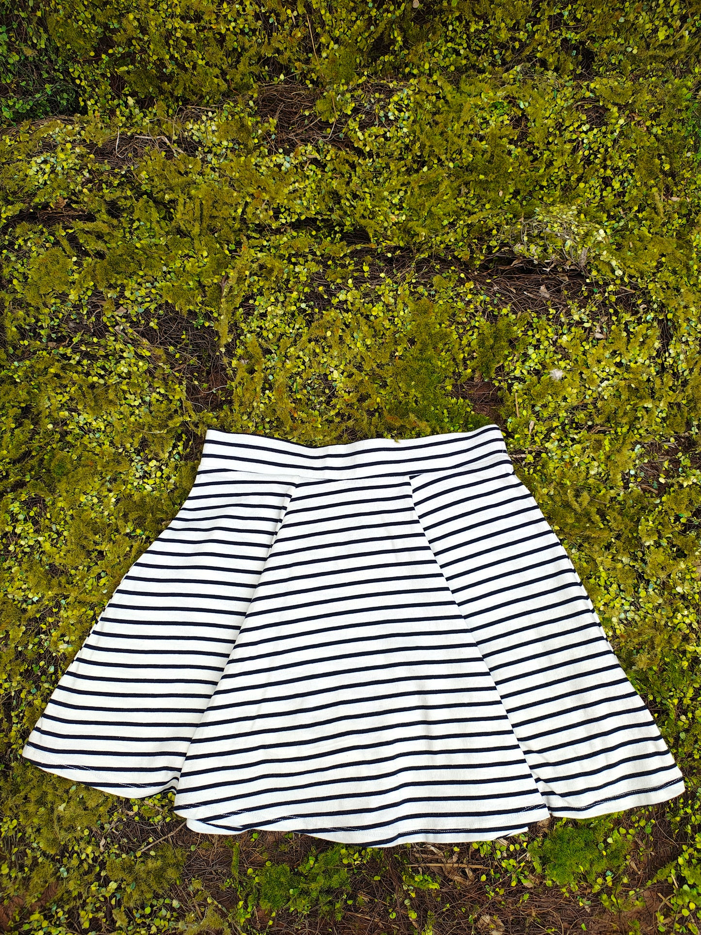 NUEVO - Falda de rayas marineras Bershka Basics (Talla M)