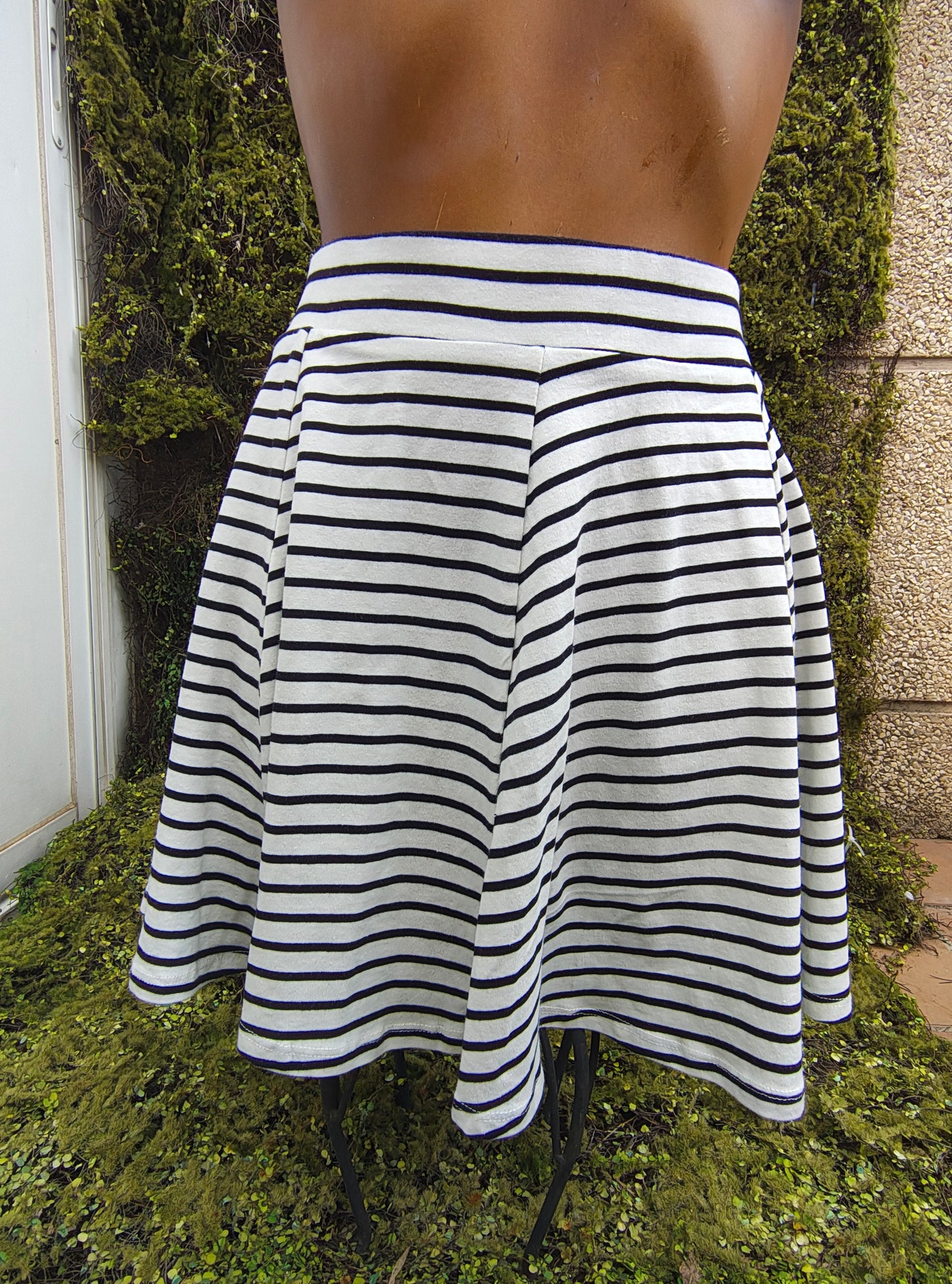 NUEVO - Falda de rayas marineras Bershka Basics (Talla M)