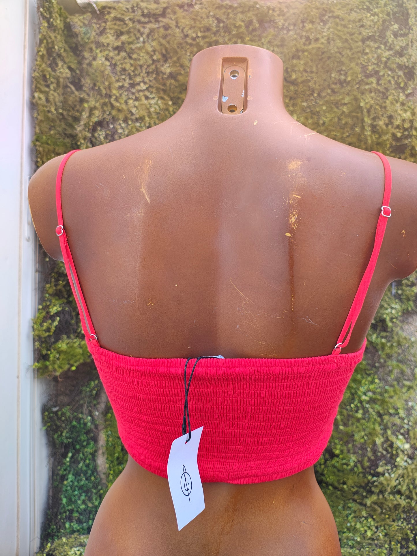 NUEVO - Top rojo de encaje Stradivarius (Talla XS)