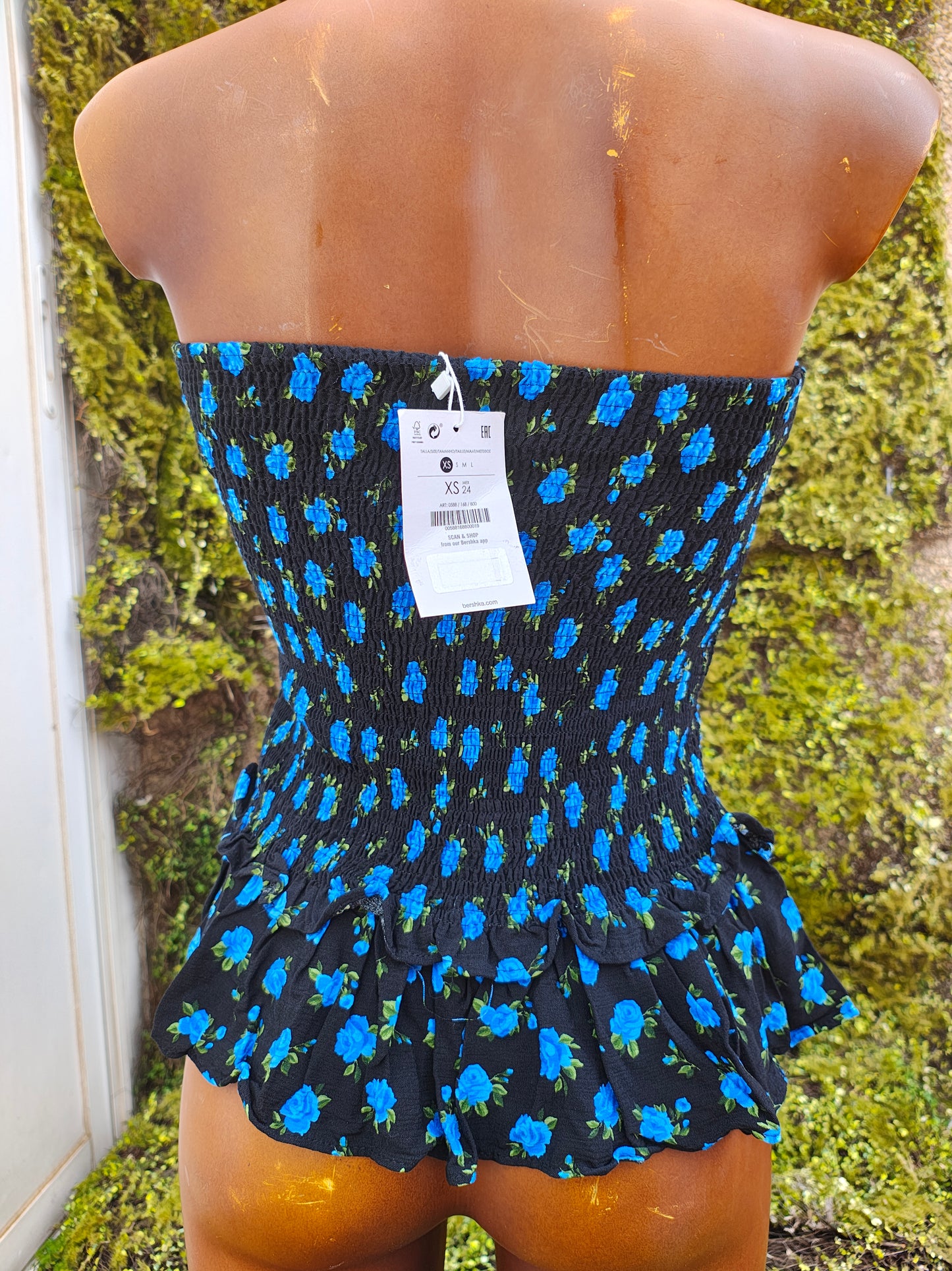 NUEVO - Top fruncido palabra de honor con volantes Bershka (Talla XS)