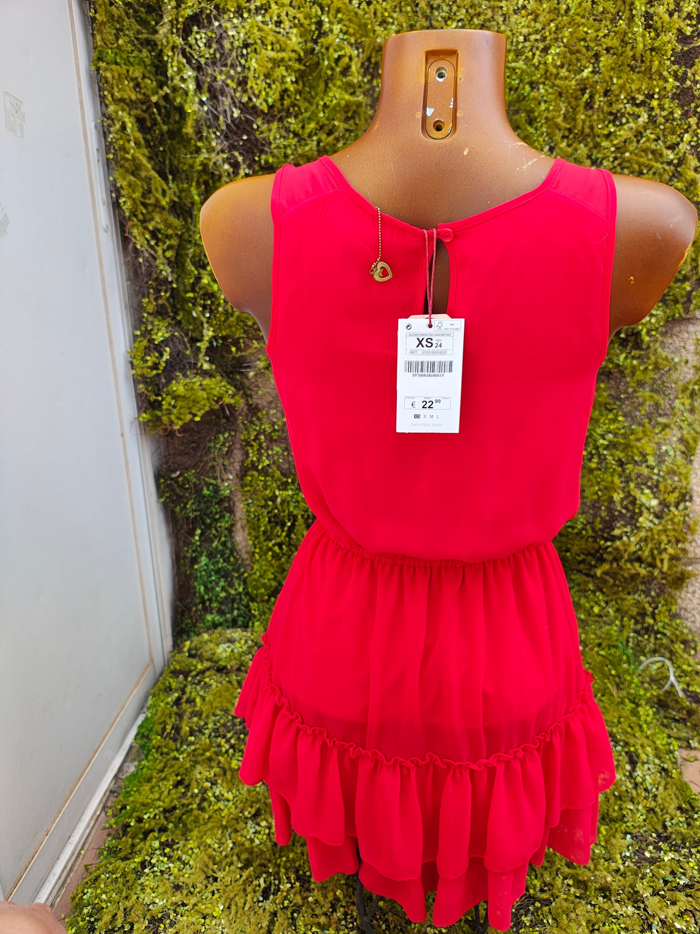 NUEVO - Vestido rojo con volantes Bershka Garments (Talla XS)