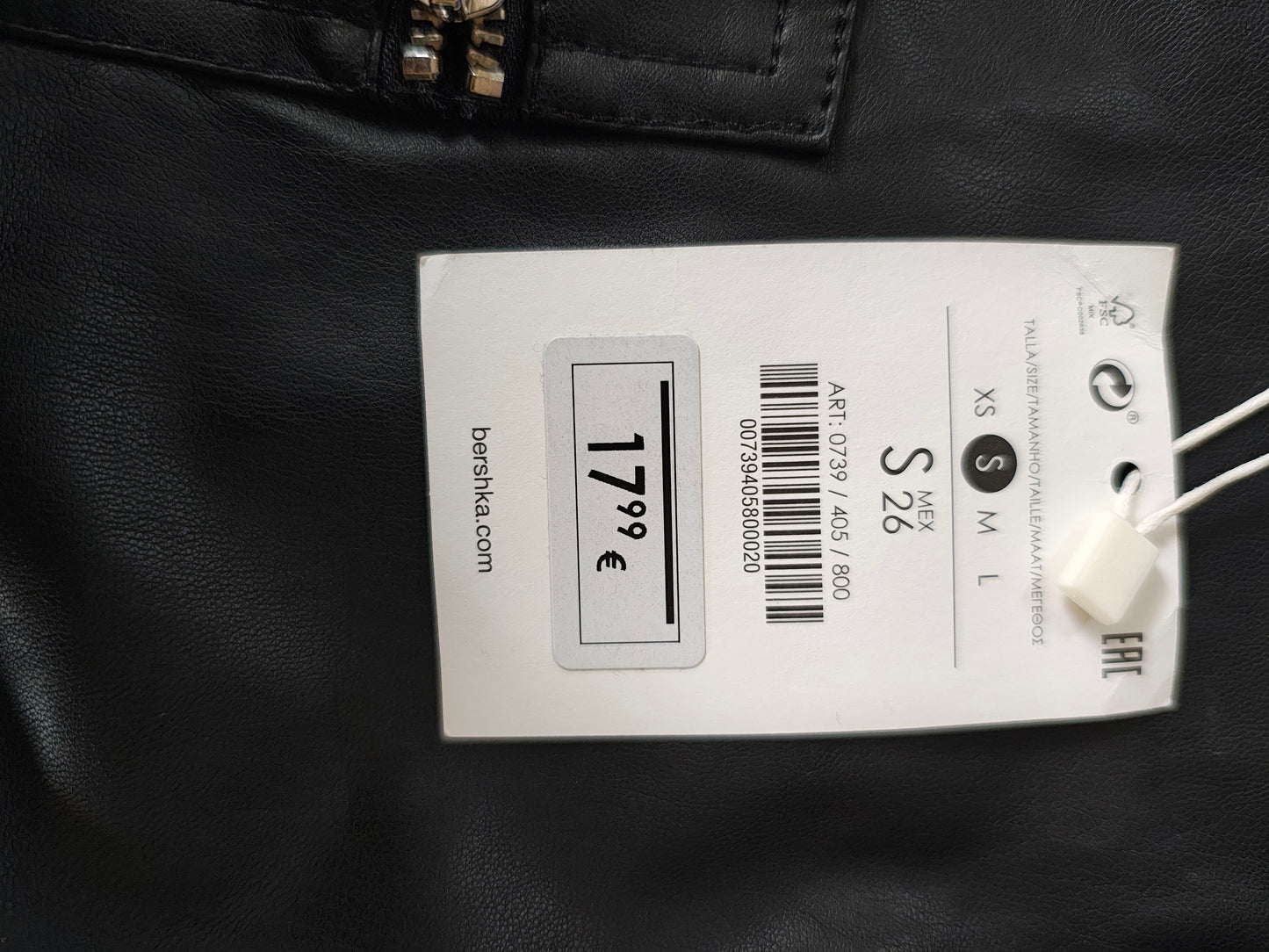 NUEVO-Bershka - Falda negra efecto piel con cremalleras diagonales (Talla S)