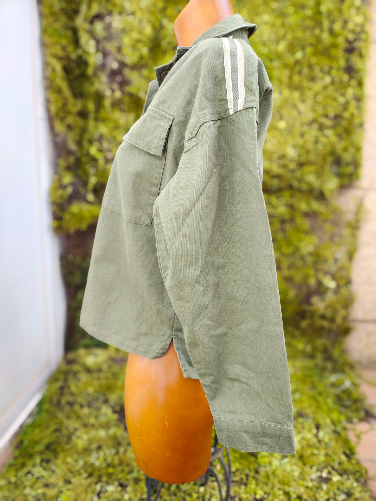 Veste militaire en coton vert KIABI d'occasion (taille XS)