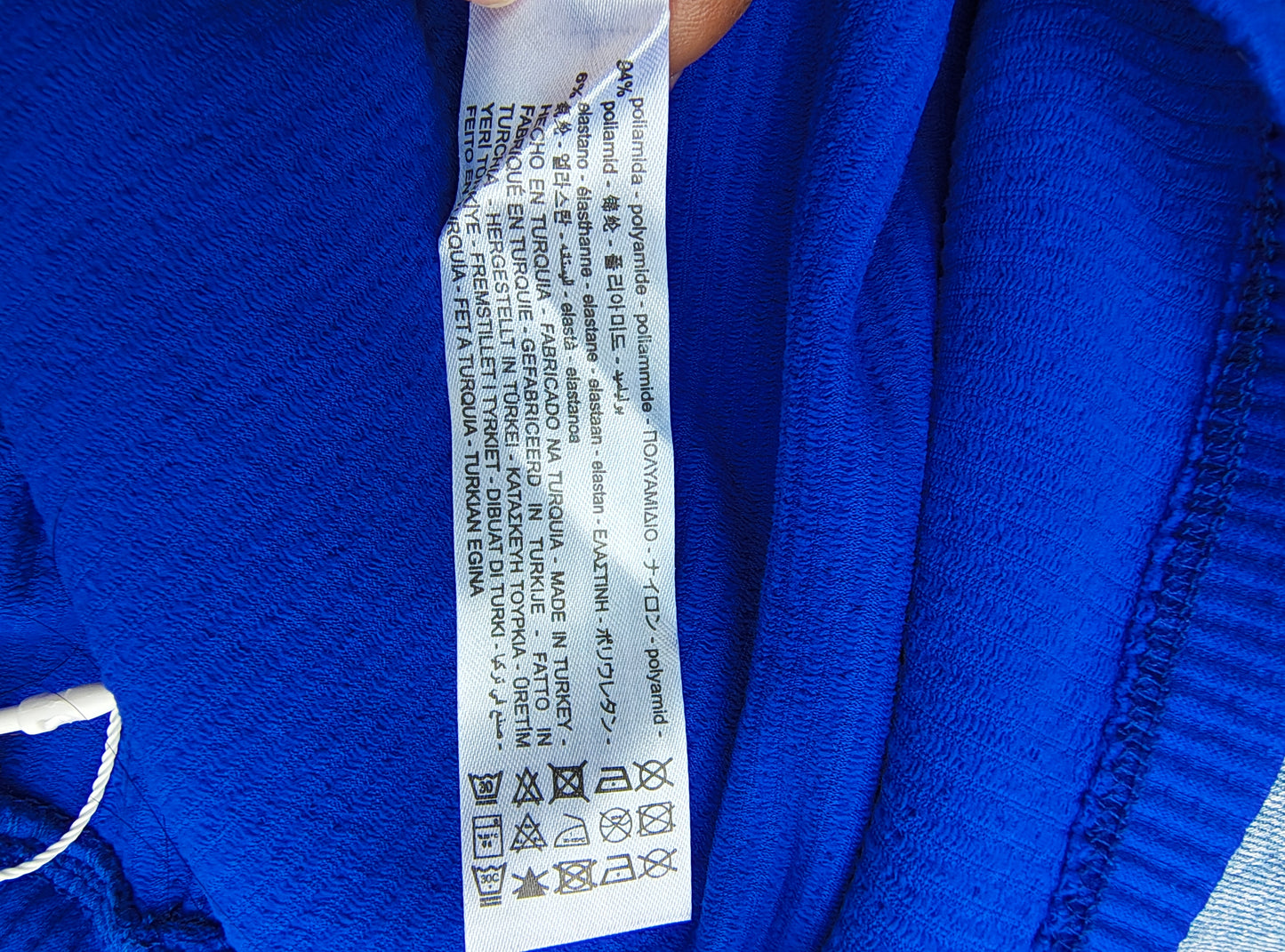 NOUVEAU - Crop top bleu électrique à encolure Bardot Bershka (Taille S)