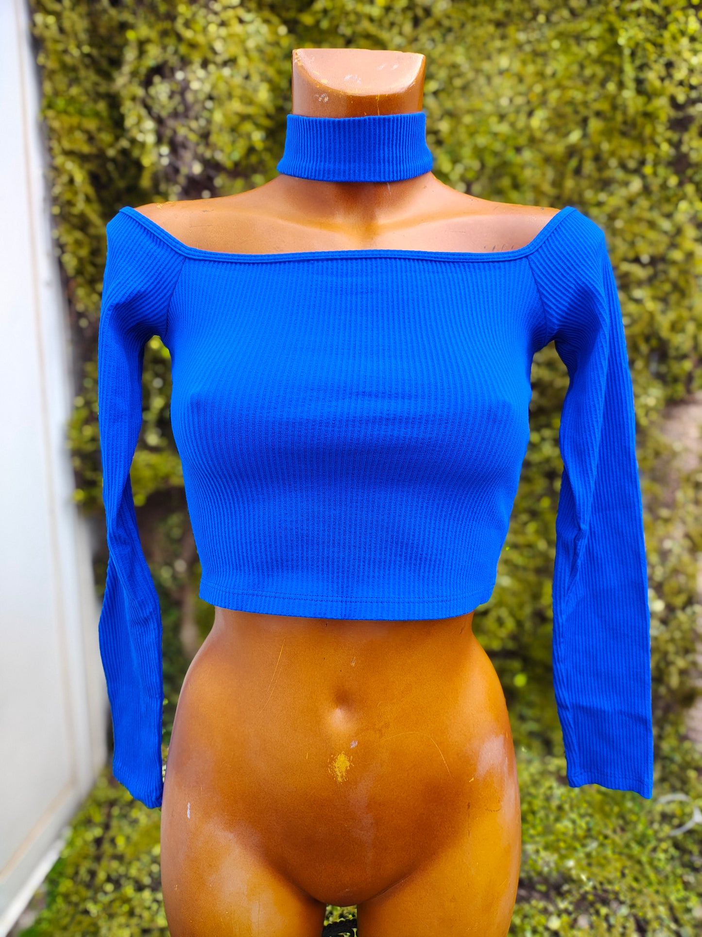 NOUVEAU - Crop top bleu électrique à encolure Bardot Bershka (Taille S)