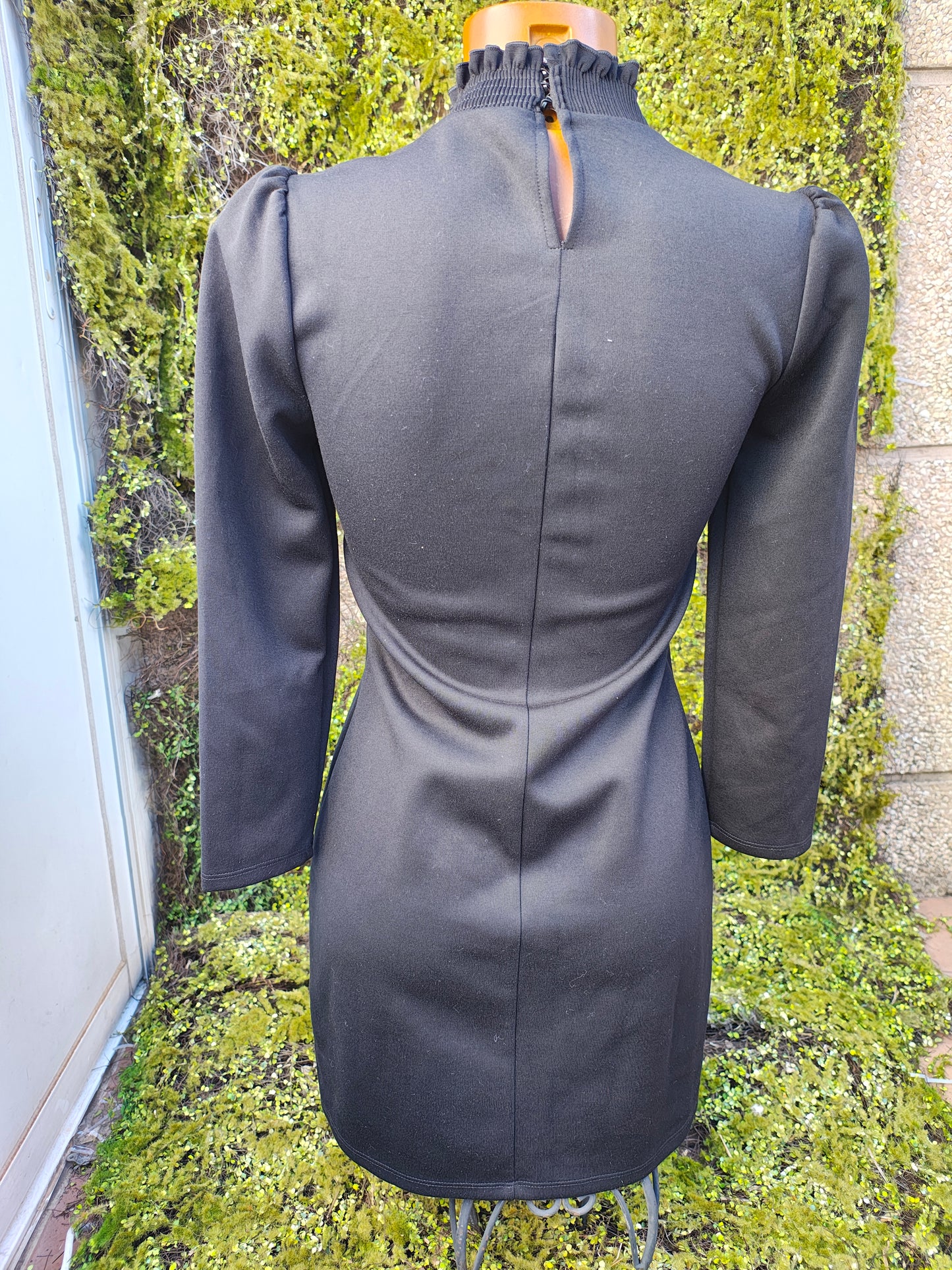 D'OCCASION - Robe noire à manches longues et col froncé MNG (Taille S)