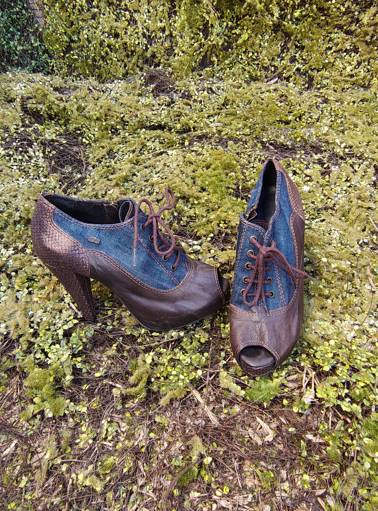 USADO - Botines de tacón denim y piel sintética marrón (Talla 37 aprox.)