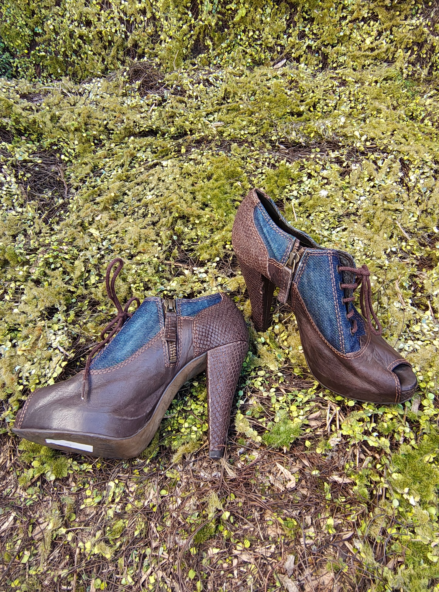 USADO - Botines de tacón denim y piel sintética marrón (Talla 37 aprox.)