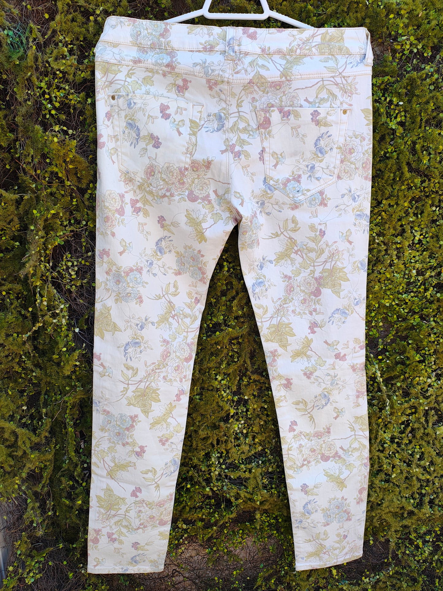 USADO – Pantalón Z1975 Denim de flores Zara Basic (Talla EUR 36)