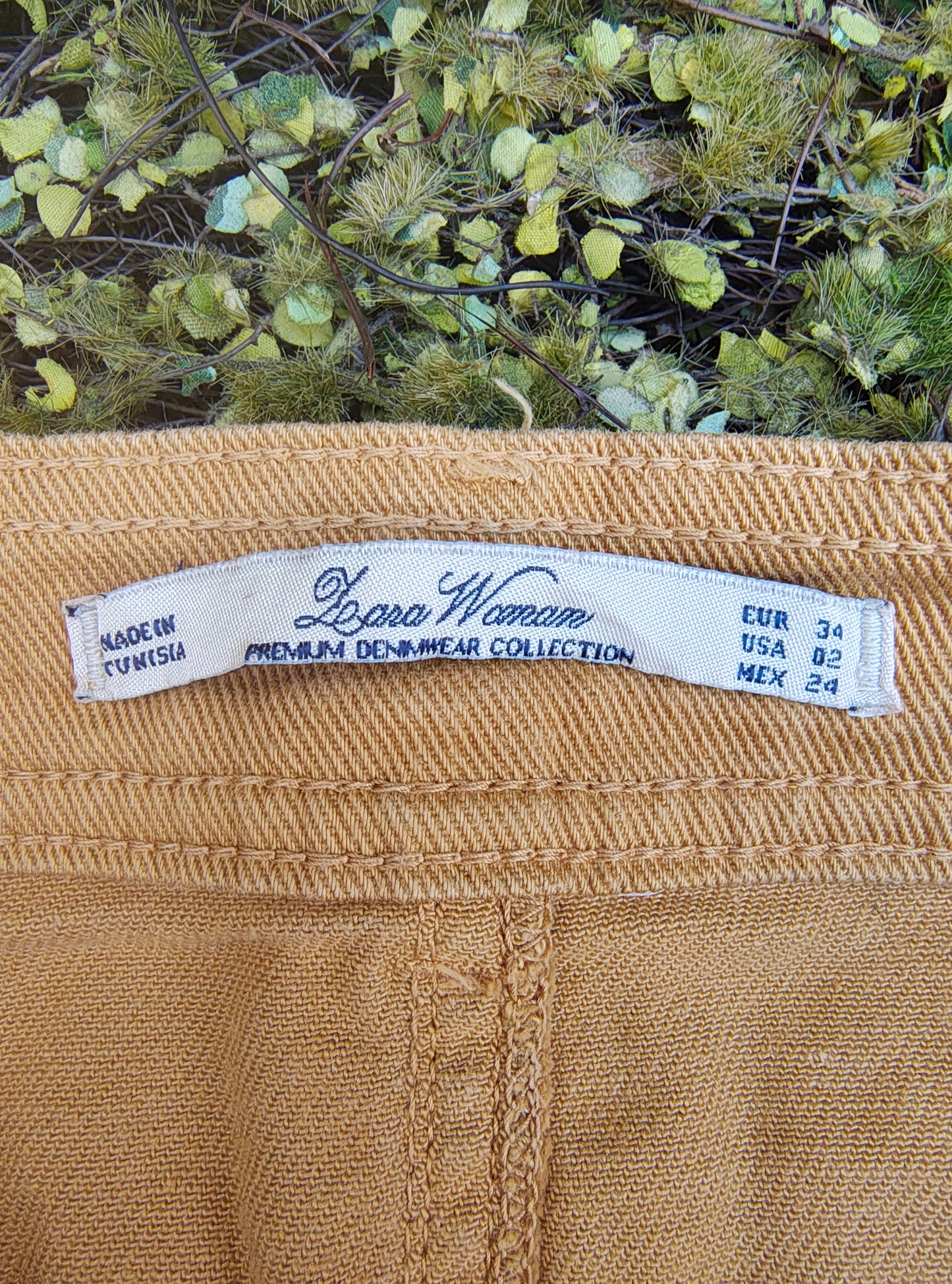 USADO – Minifalda denim color camel Zara Woman Premium Denim Collection (Talla EUR 36)