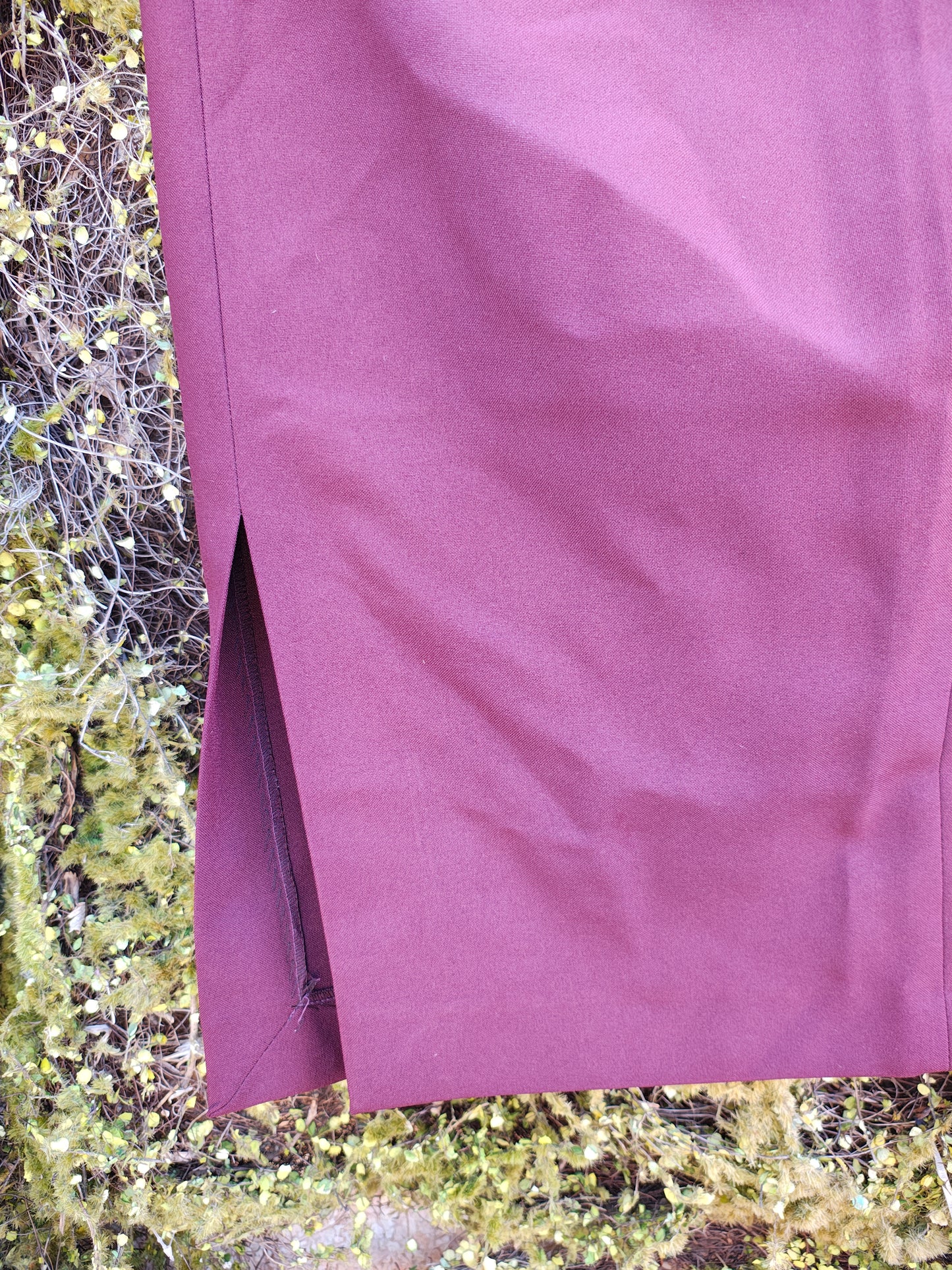 USADO – Falda tubo con abertura lateral Zara Basic (Talla EUR 40)