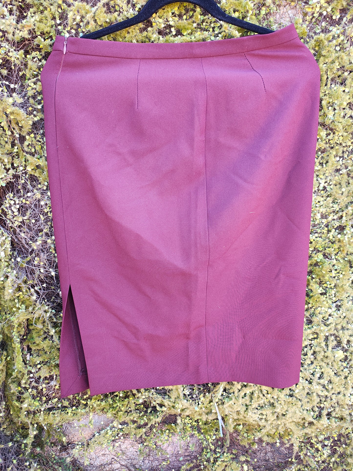 USADO – Falda tubo con abertura lateral Zara Basic (Talla EUR 40)