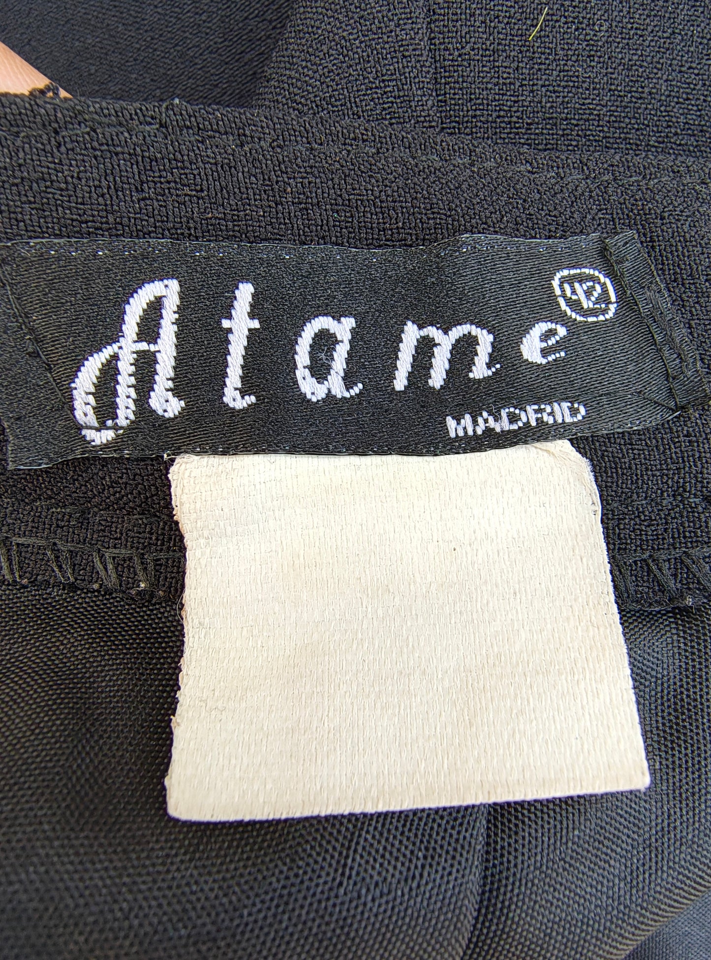 USADO – Falda lápiz negra clásica Atame Madrid (Talla aprox. EUR M)