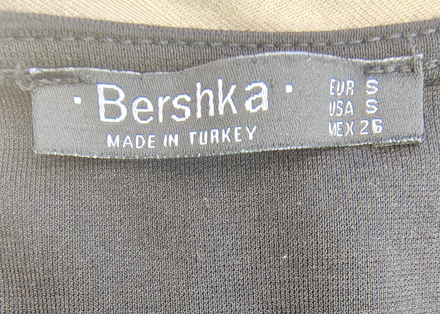 D'OCCASION – Robe noire à volants Bershka (taille S / environ 36)