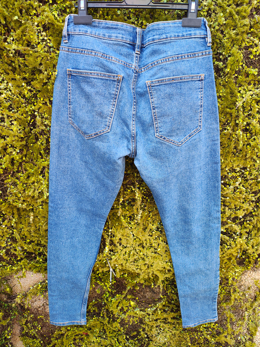 USADO – Vaqueros super skinny fit azul claro Bershka (Talla EUR 36 / aprox. S)