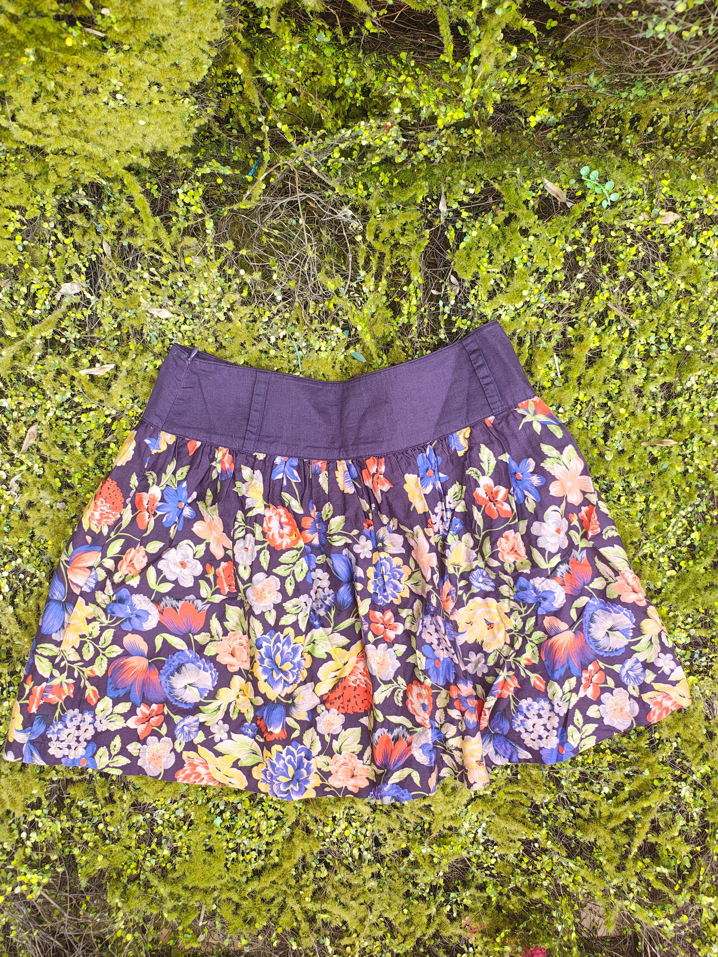 USADO – Falda corta con estampado floral de MNG Casual Sportswear (Talla EUR 40)