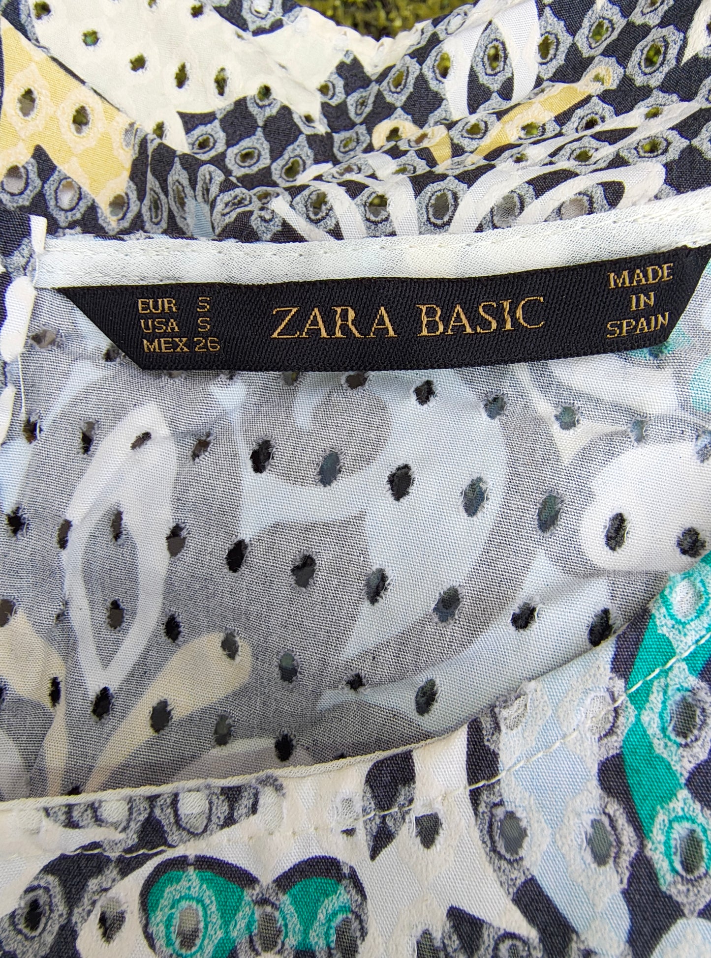USADO – Top sin mangas bordado étnico multicolor Zara Basic (Talla EUR S)