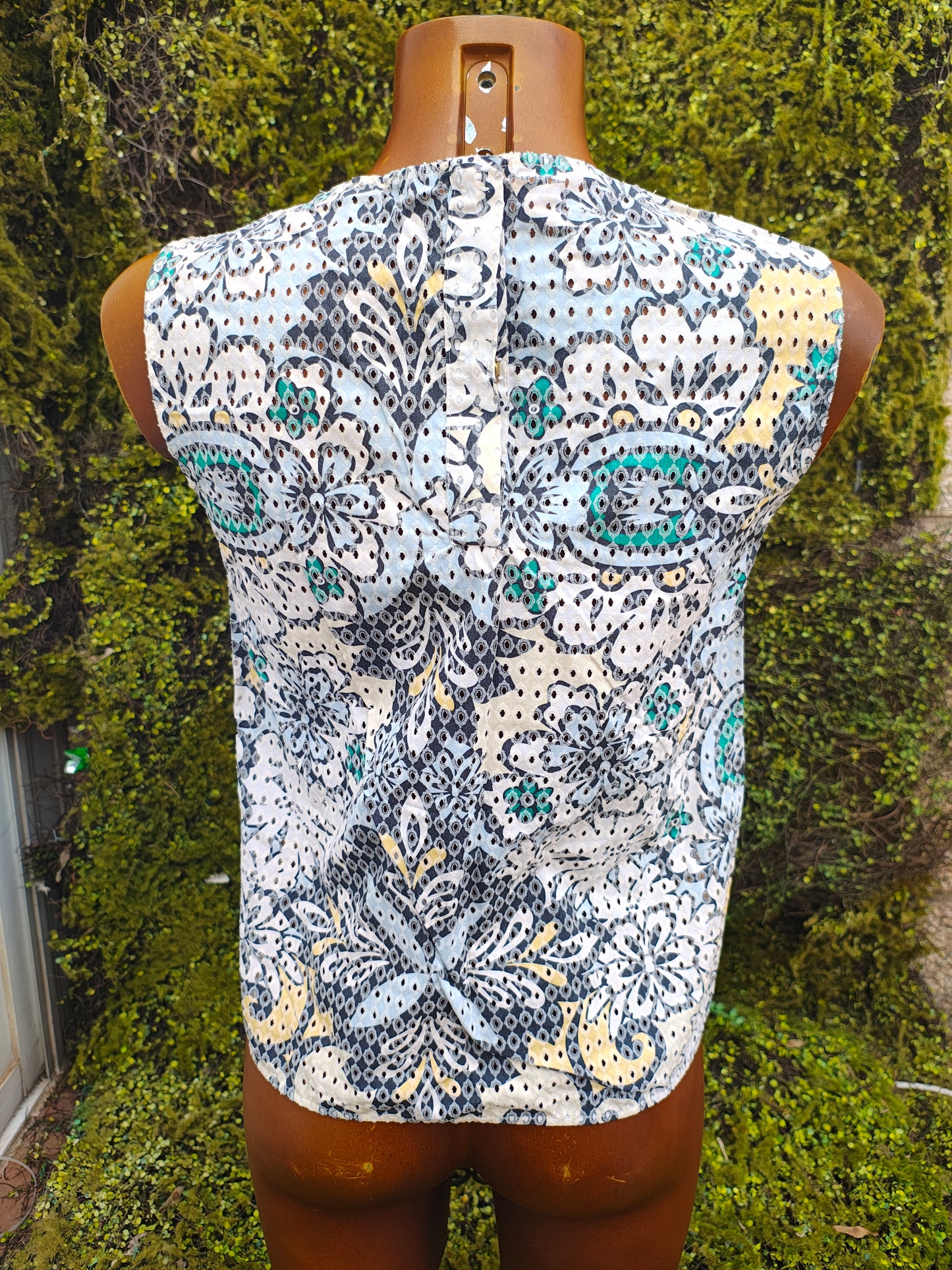 USADO – Top sin mangas bordado étnico multicolor Zara Basic (Talla EUR S)