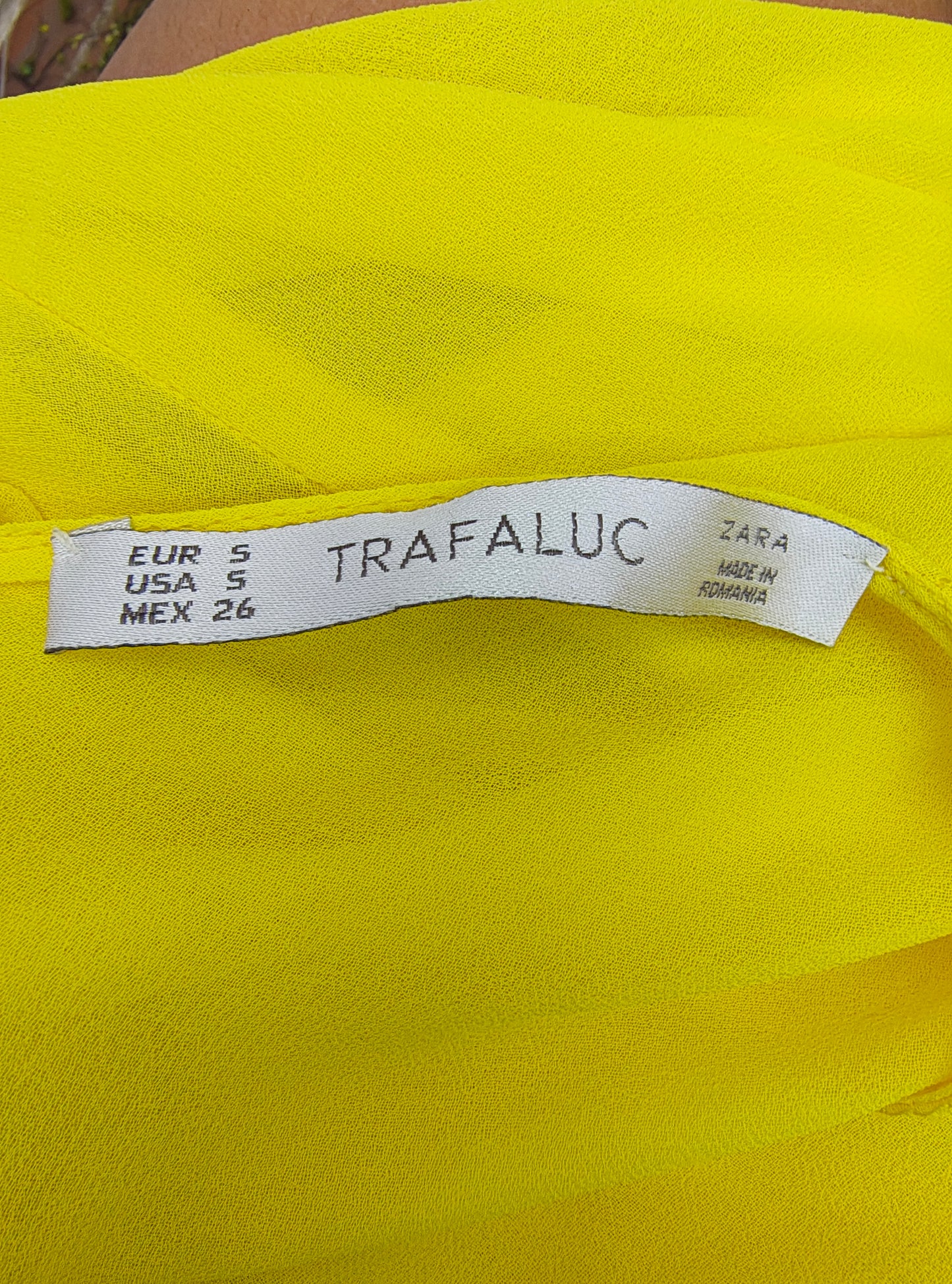 D'OCCASION – Chemisier jaune semi-transparent à manches longues Zara Trafaluc (taille S)
