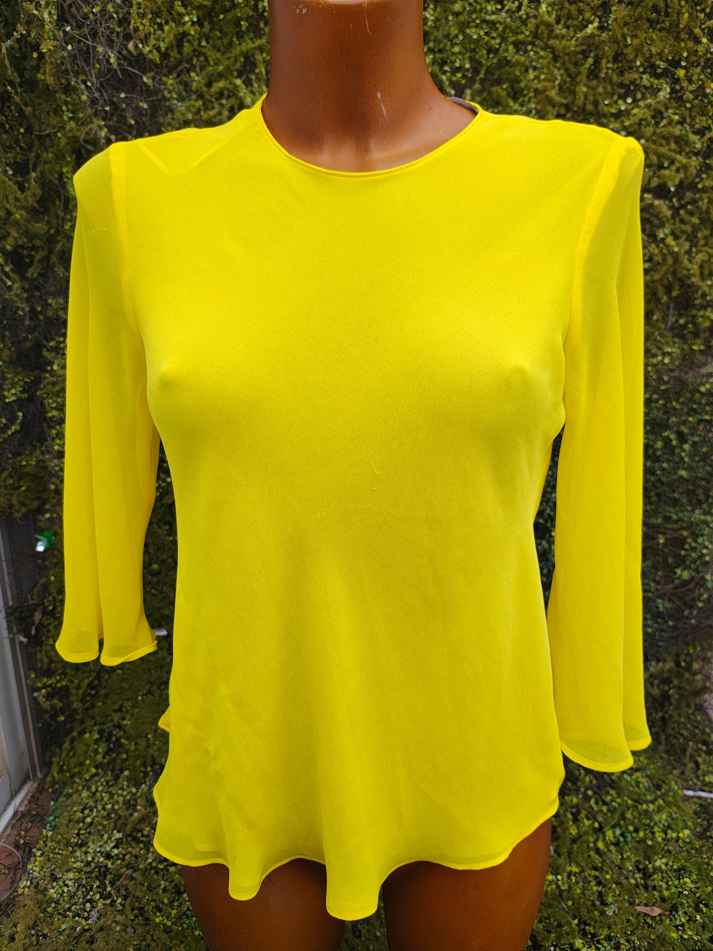 D'OCCASION – Chemisier jaune semi-transparent à manches longues Zara Trafaluc (taille S)