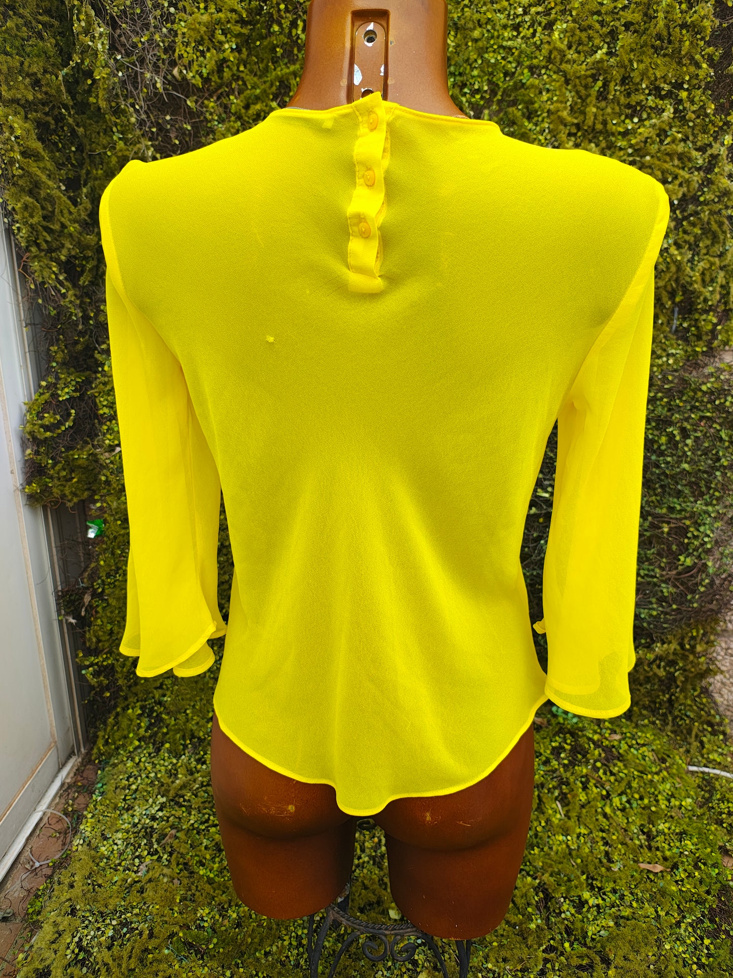 D'OCCASION – Chemisier jaune semi-transparent à manches longues Zara Trafaluc (taille S)