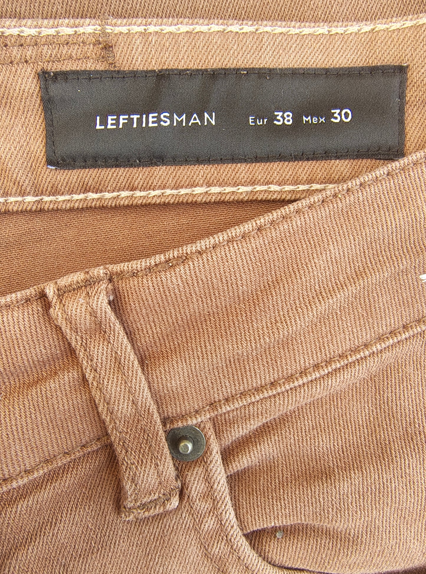 USADO – Pantalones pitillo color teja LEFTIESMAN (Talla EUR 38)