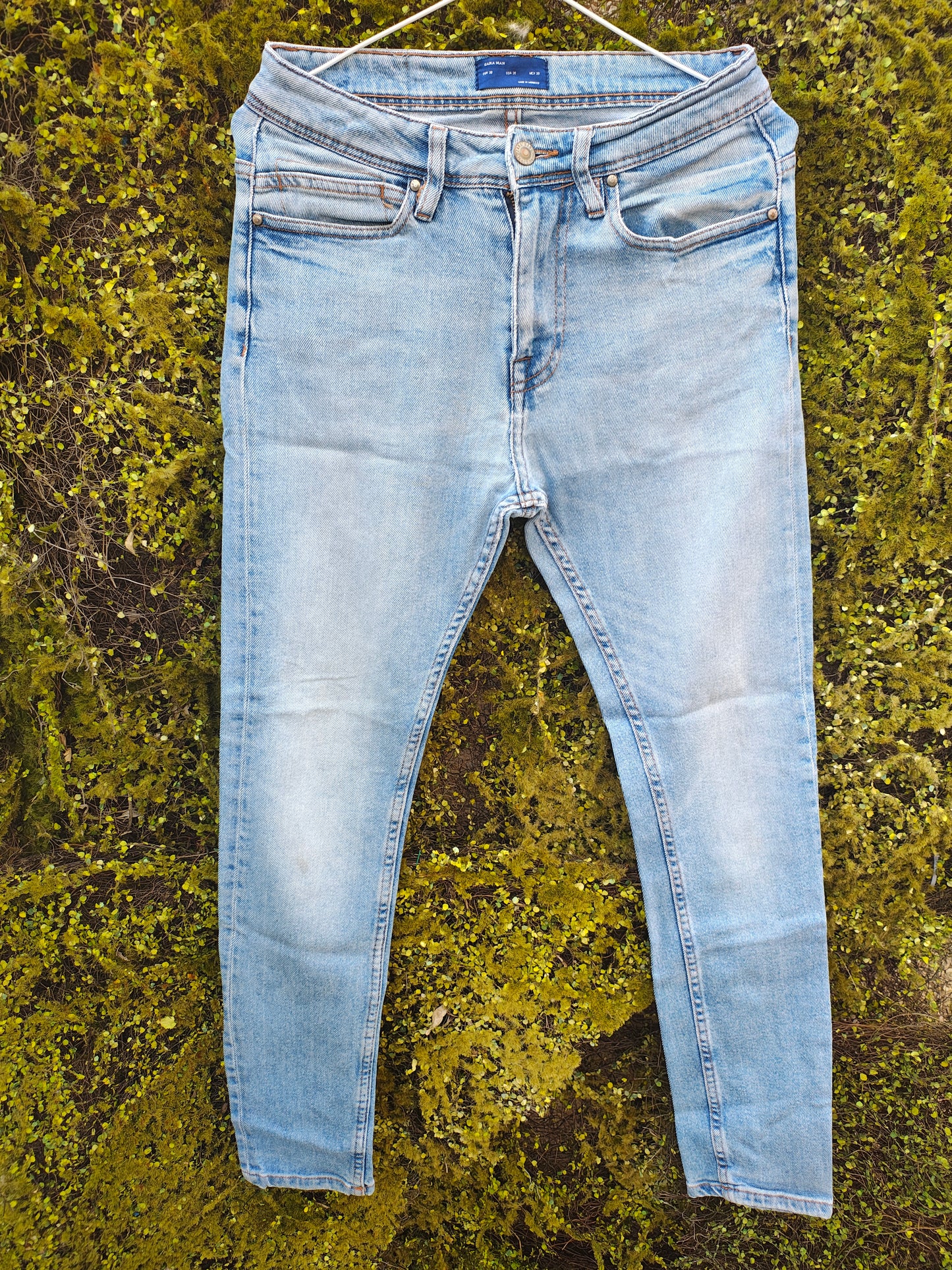 USADO – Vaqueros pitillo denim claro Zara Man “All Seasons Tech” (Talla EUR 38)