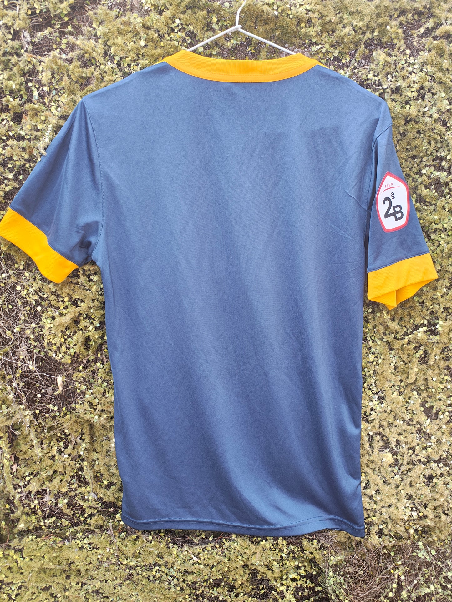 USADO – Camiseta deportiva azul marino UCAM Universidad Nike Dri-FIT (Talla S)