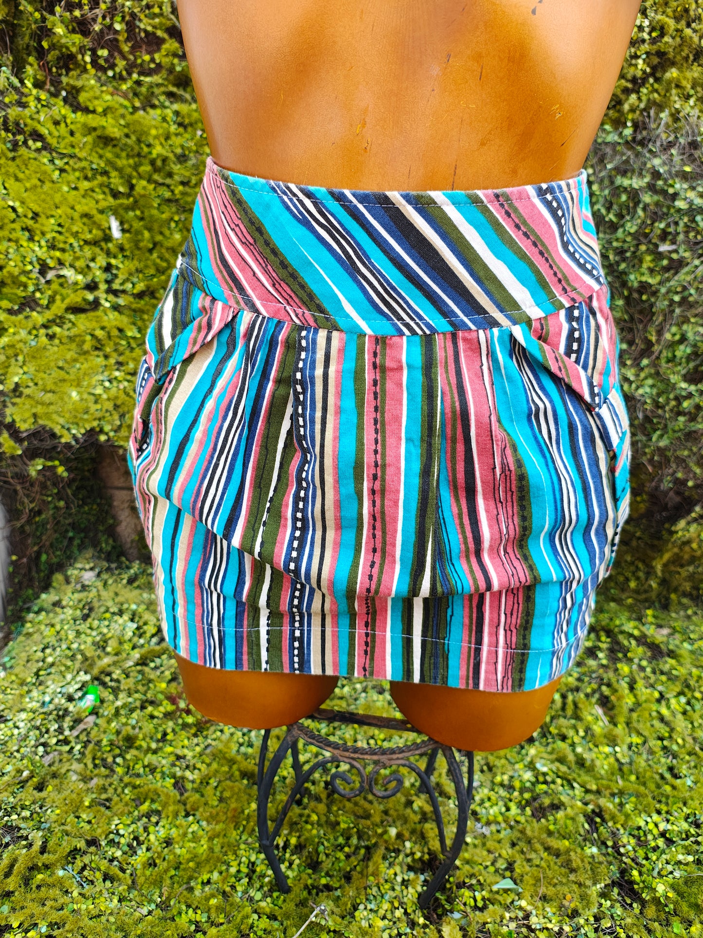 D'OCCASION – Mini-jupe rayée multicolore ZARA Trafaluc (Taille 34 EUR)