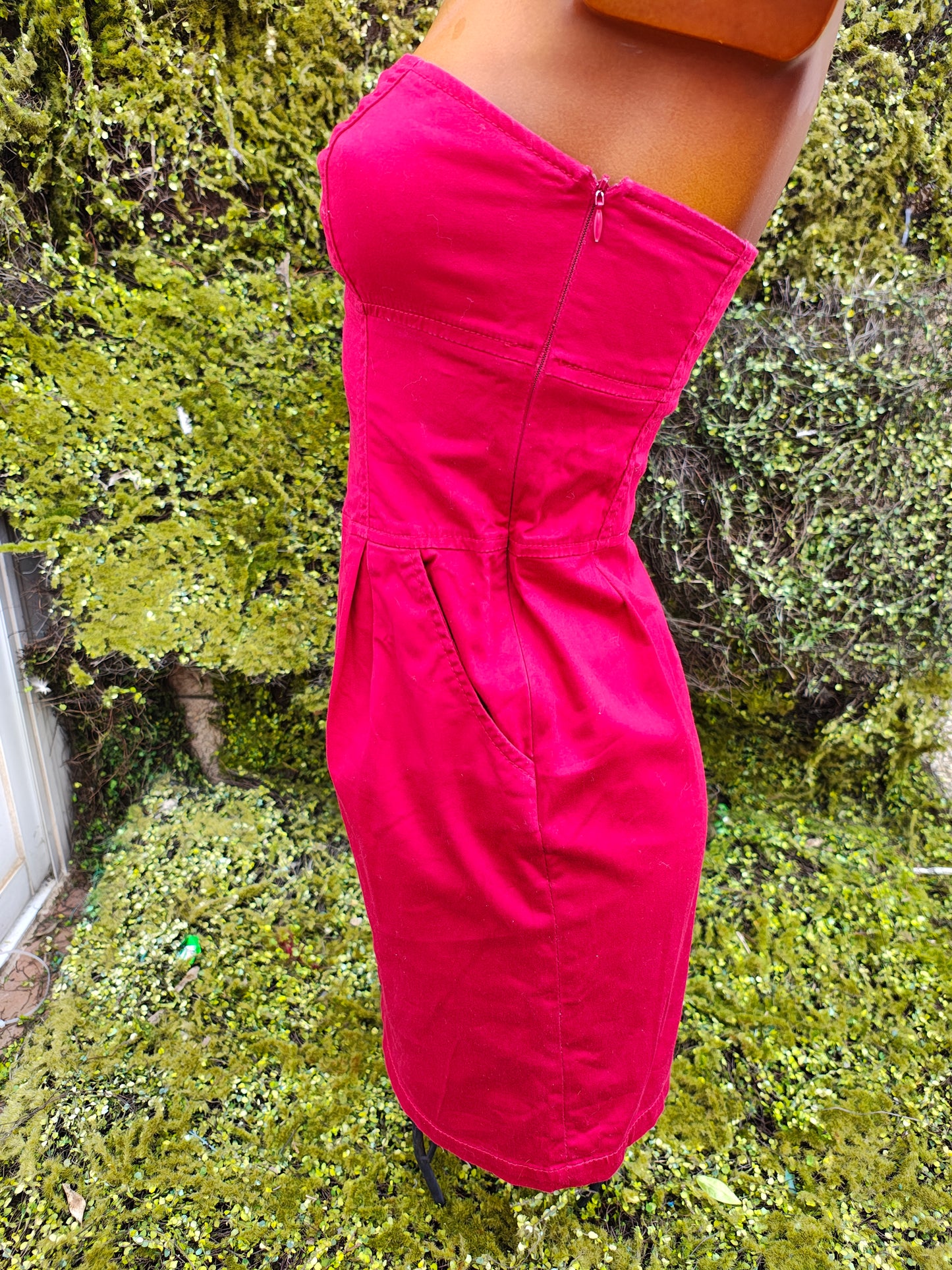 D'OCCASION â Robe bustier rouge fraise de BERSHKA (Taille EUR S)