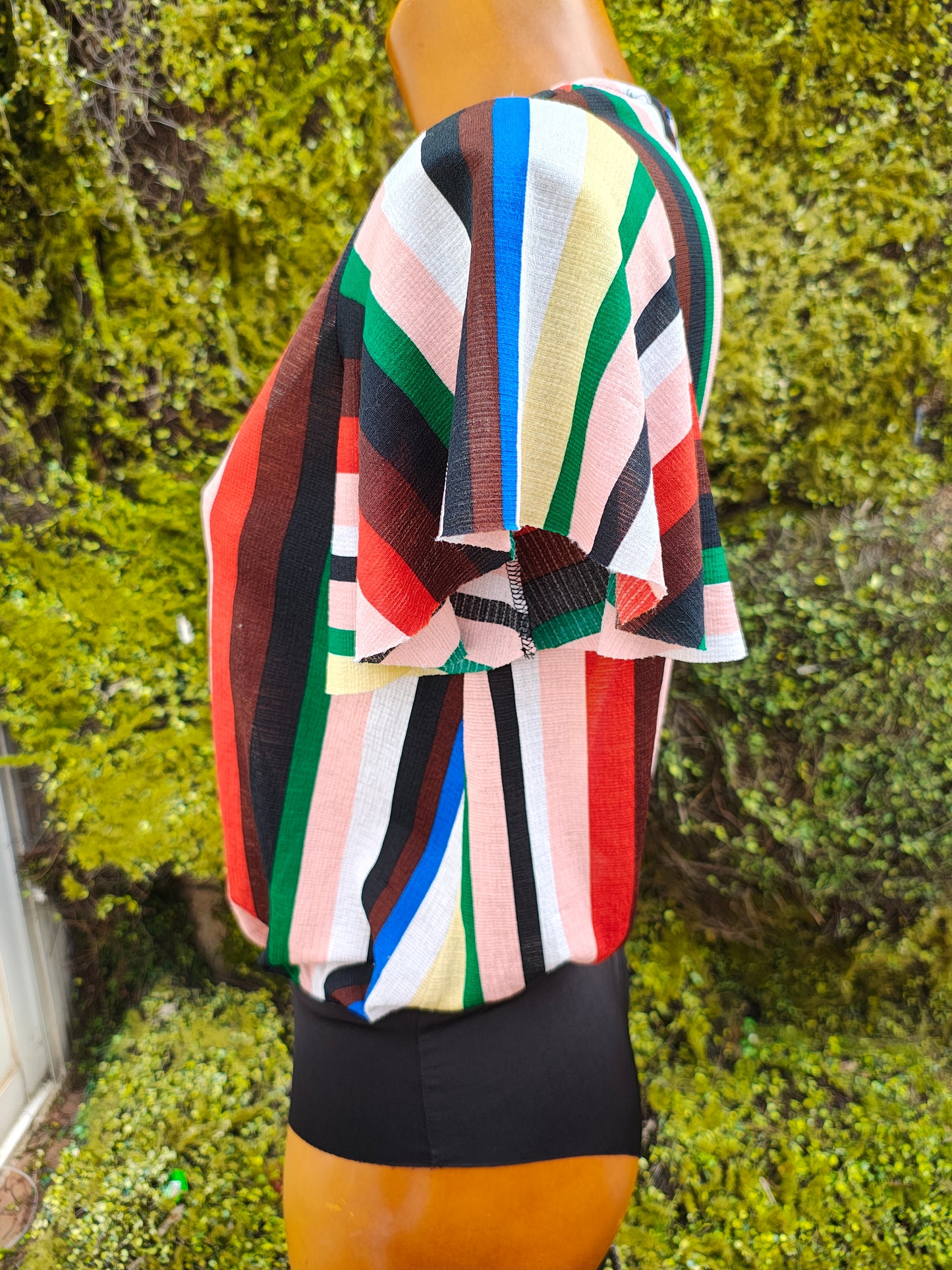 D'OCCASION – Body rayé multicolore à col V et boutons de Bershka (Taille EUR XS)