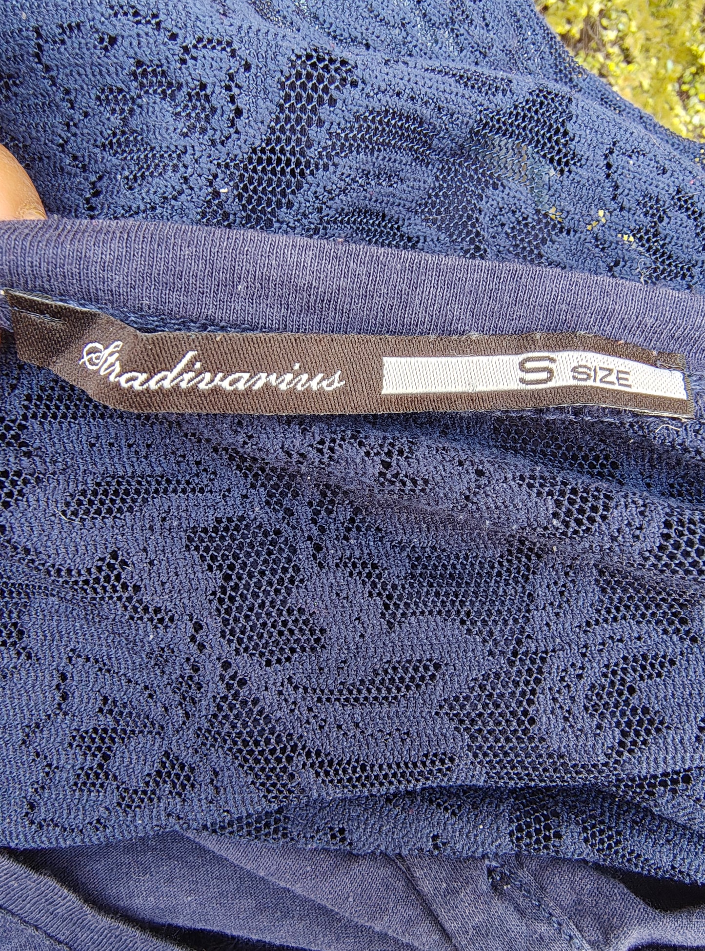 D'OCCASION â Haut semi-transparent en dentelle florale bleu marine STRADIVARIUS (Taille S)