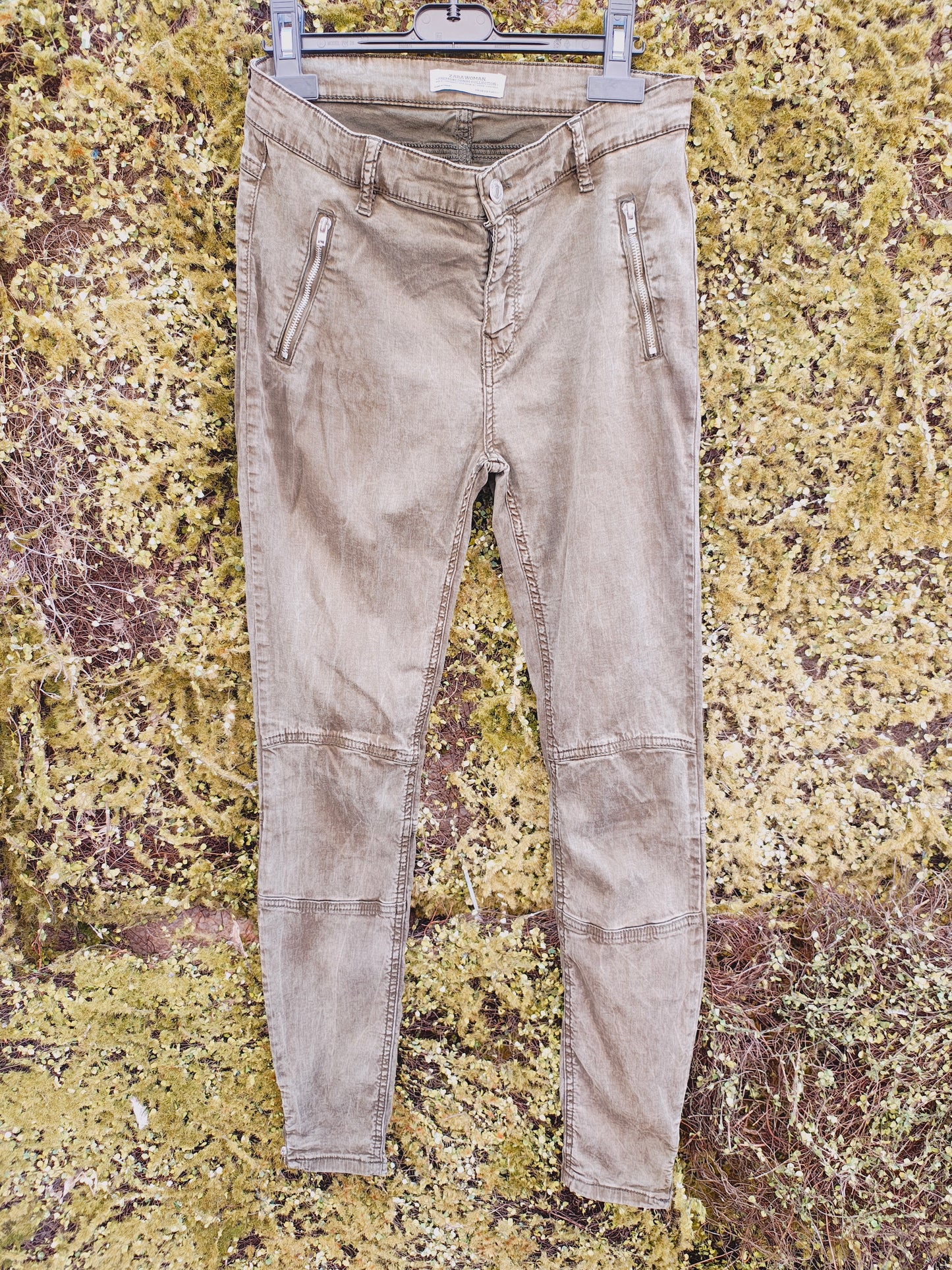 USADO – Pantalones verde militar efecto lavado ZARA Woman Premium Denim (Talla EUR 36 )