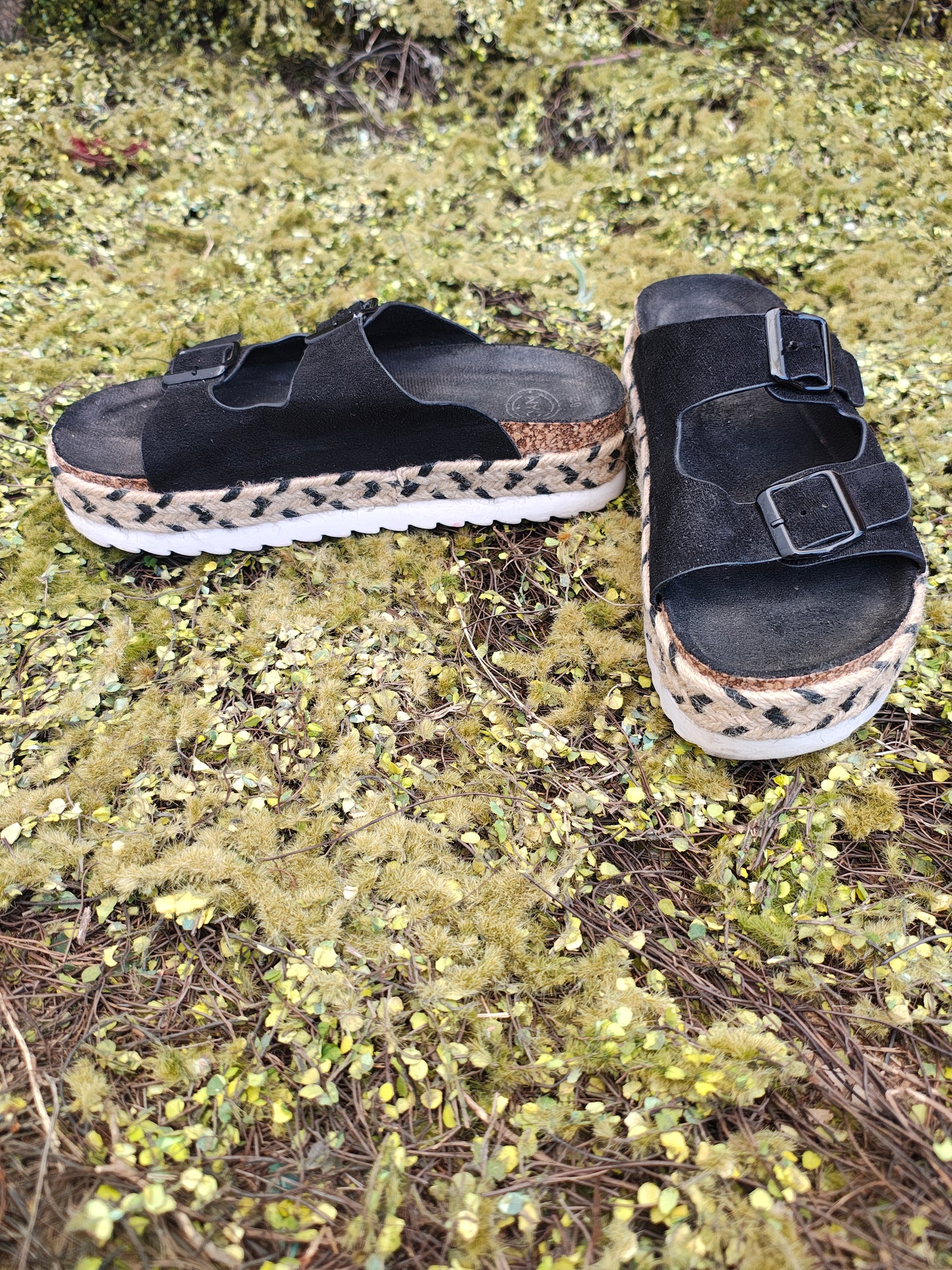 USADO – Sandalias de plataforma negras NYC con hebillas (Talla EUR 39)