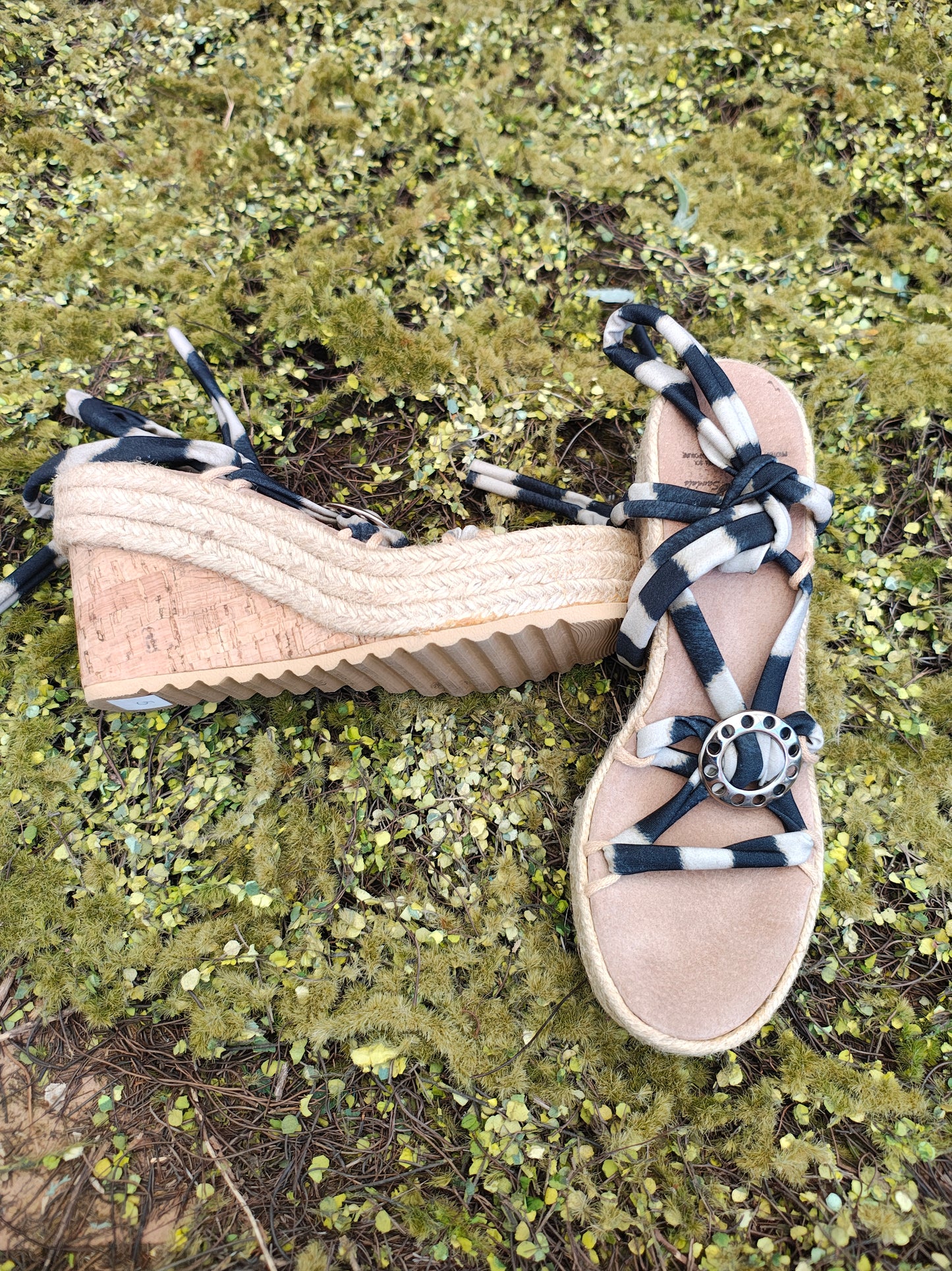 USADO – Sandalias de cuña con tiras estampadas y hebilla MY'S (Talla 39)