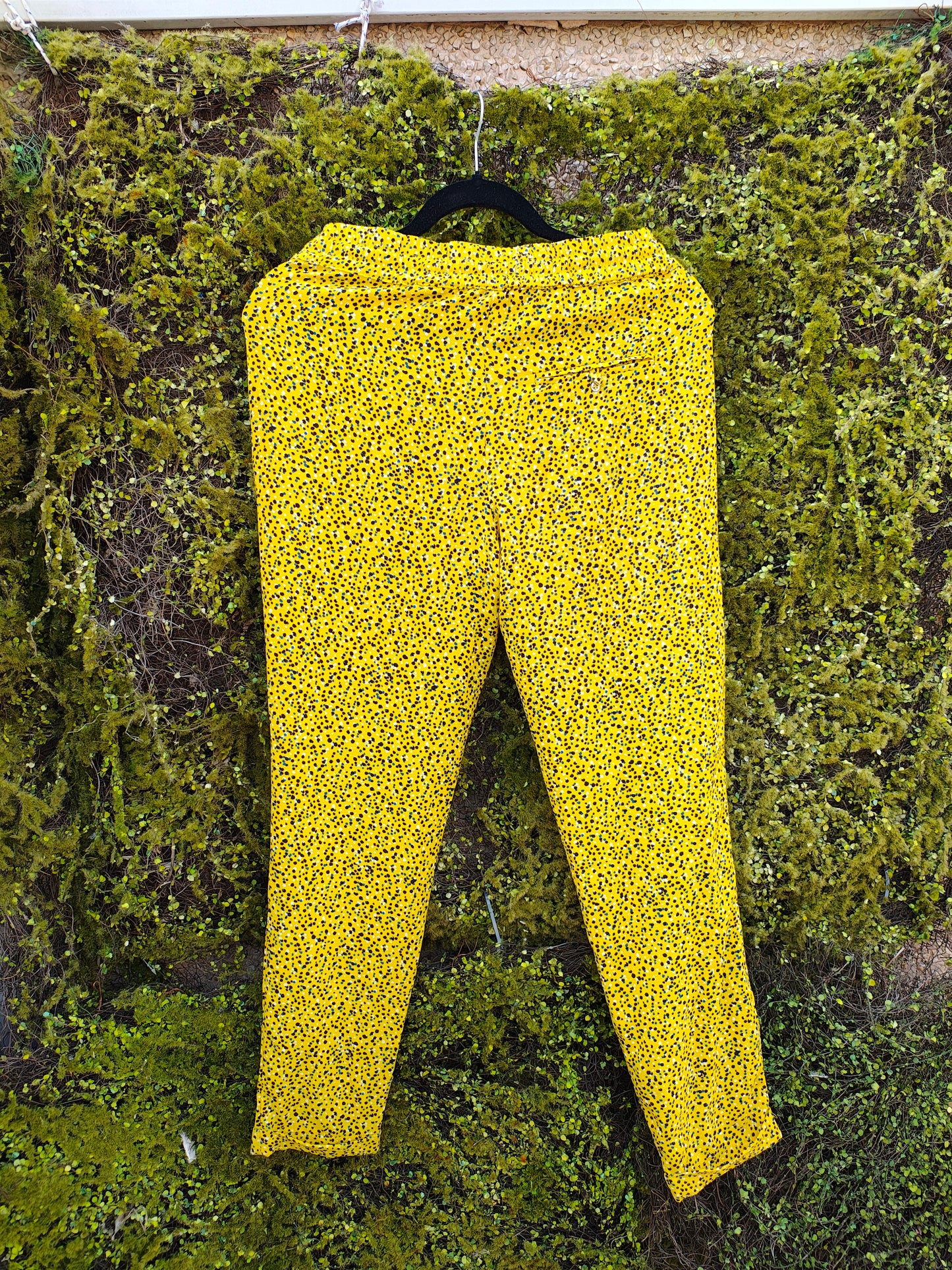 USADO – Pantalón fluido amarillo con estampado de lunares ZARA BASIC (Talla EUR XS)