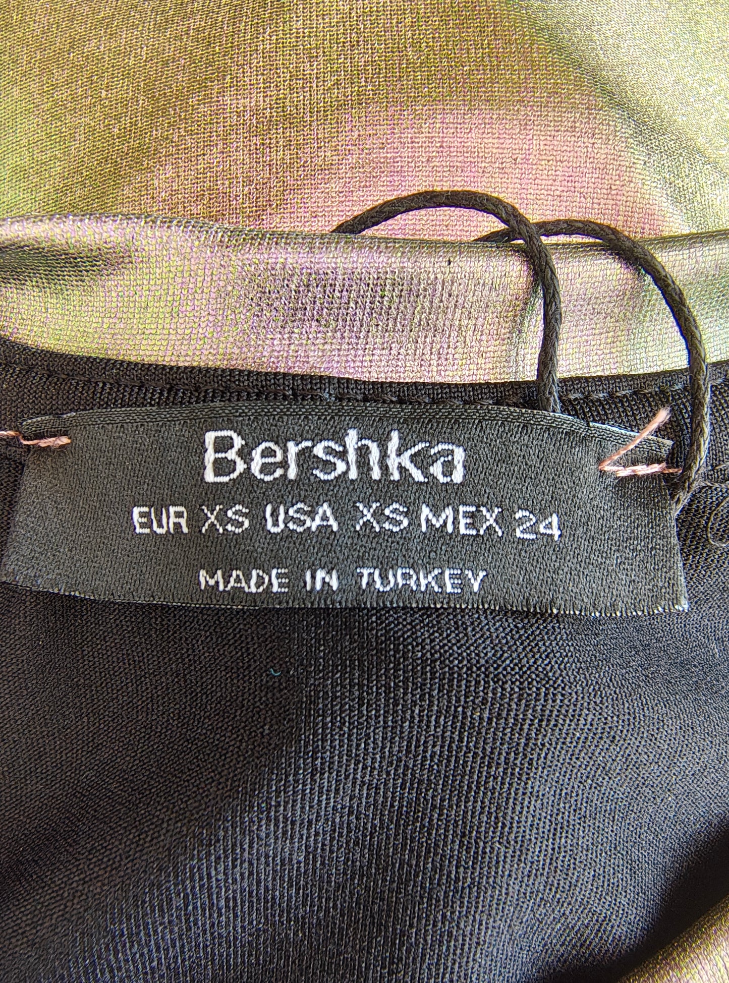 NUEVO – Top efecto iridiscente metálico de BERSHKA (Talla EUR XS)