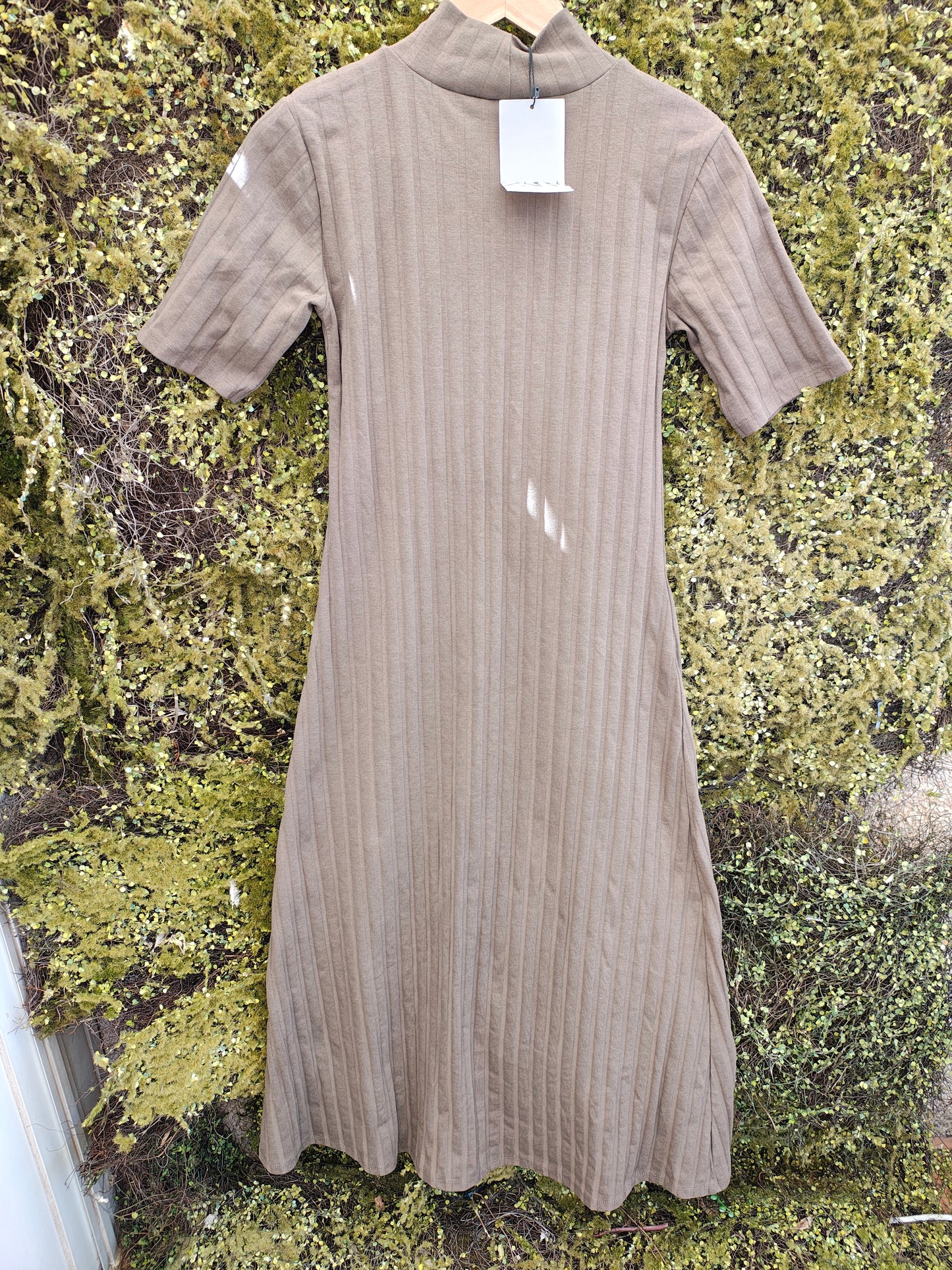 NUEVO– Vestido canalé marrón de ZARA (Talla EUR S)