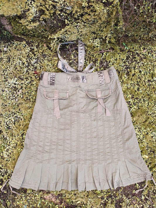 D'OCCASION – Jupe cargo kaki à bretelles BSK Summer (Taille 40 EUR)