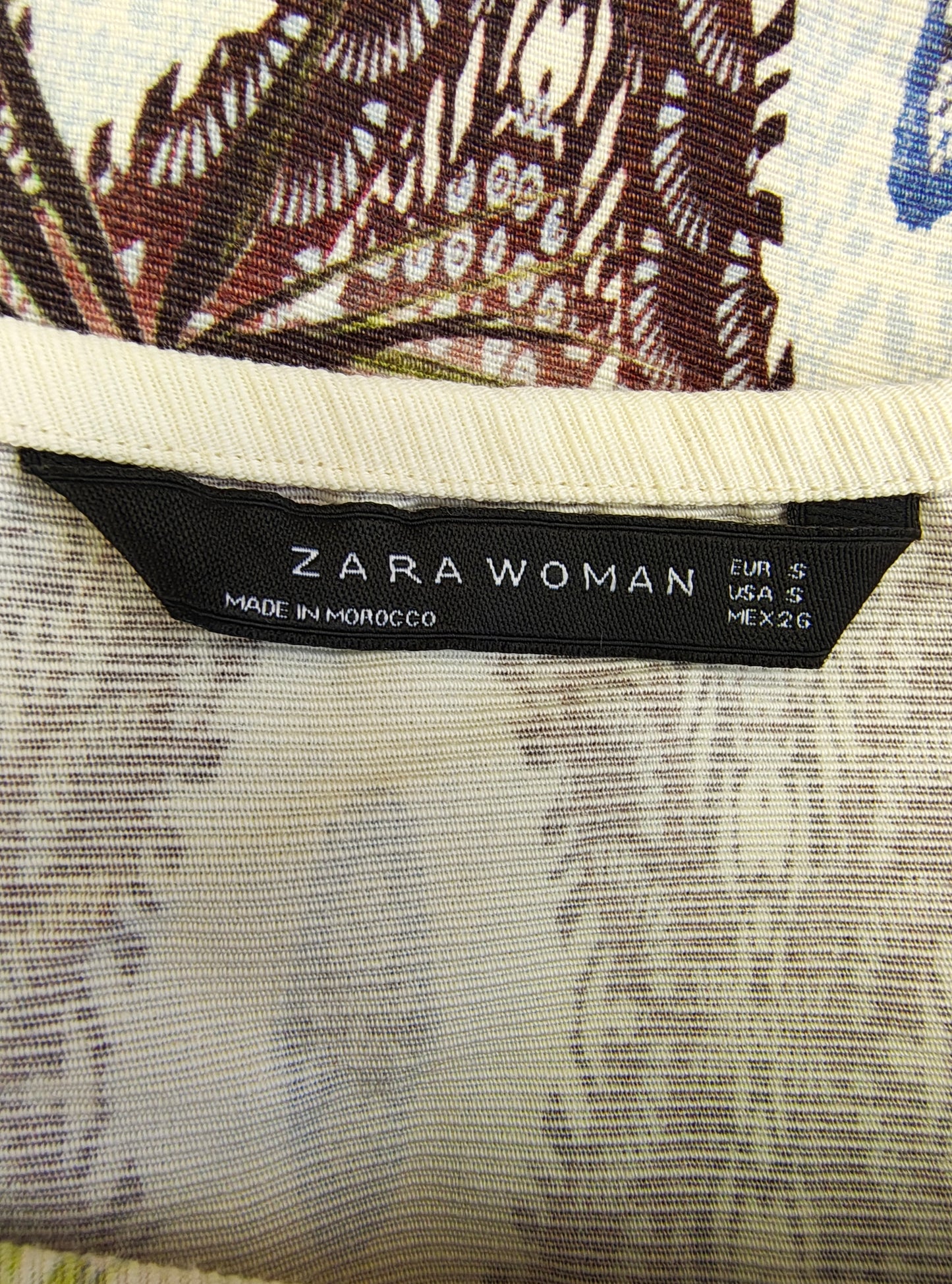 USADO – Vestido camisero estampado étnico y tropical de ZARA WOMAN (Talla EUR S)
