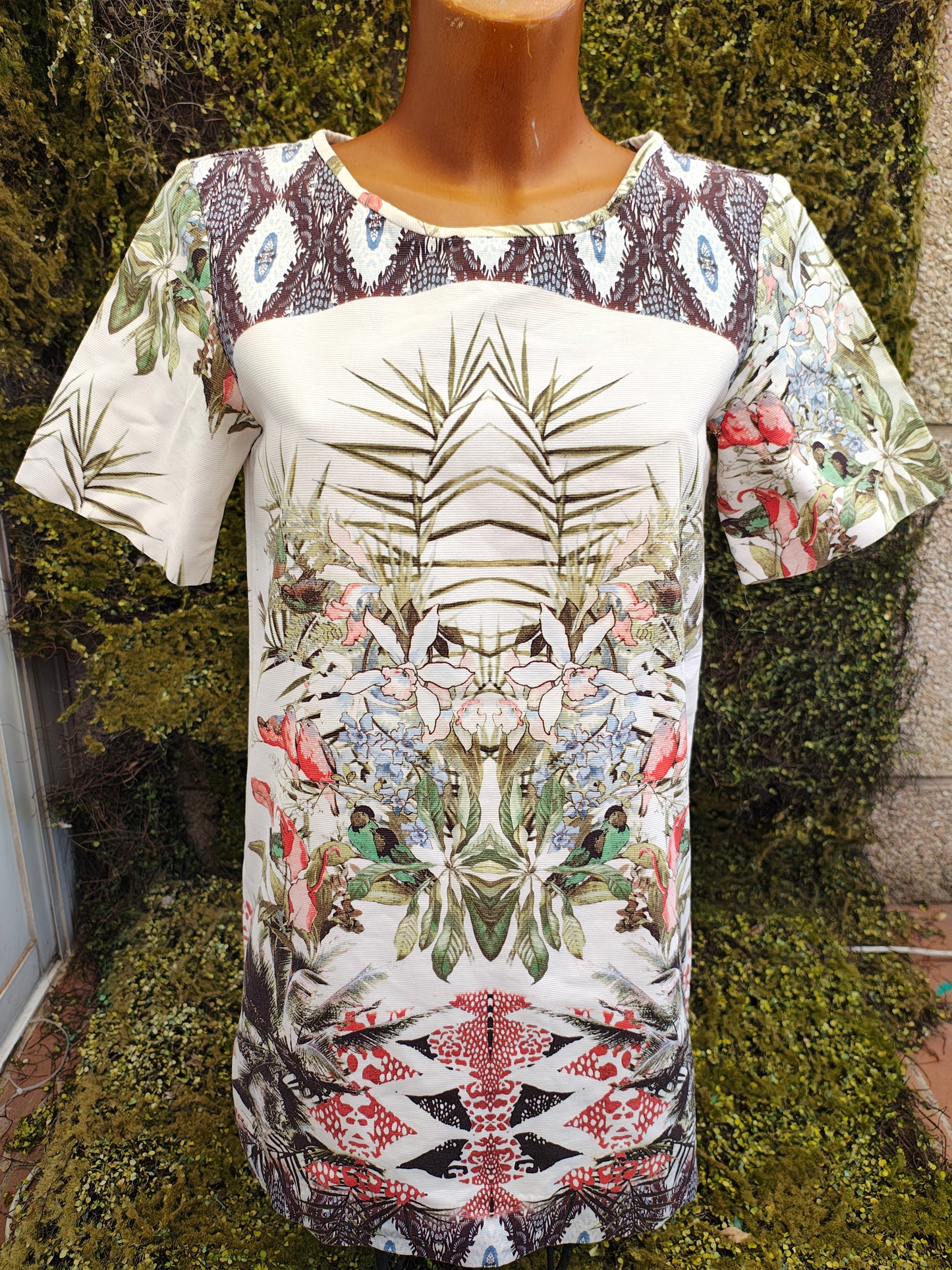USADO – Vestido camisero estampado étnico y tropical de ZARA WOMAN (Talla EUR S)